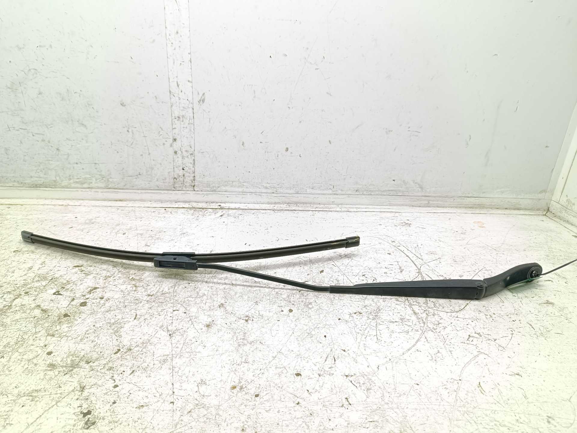 Recambio de brazo limpia delantero izquierdo para opel vivaro furgón l express referencia OEM IAM 9808465480  