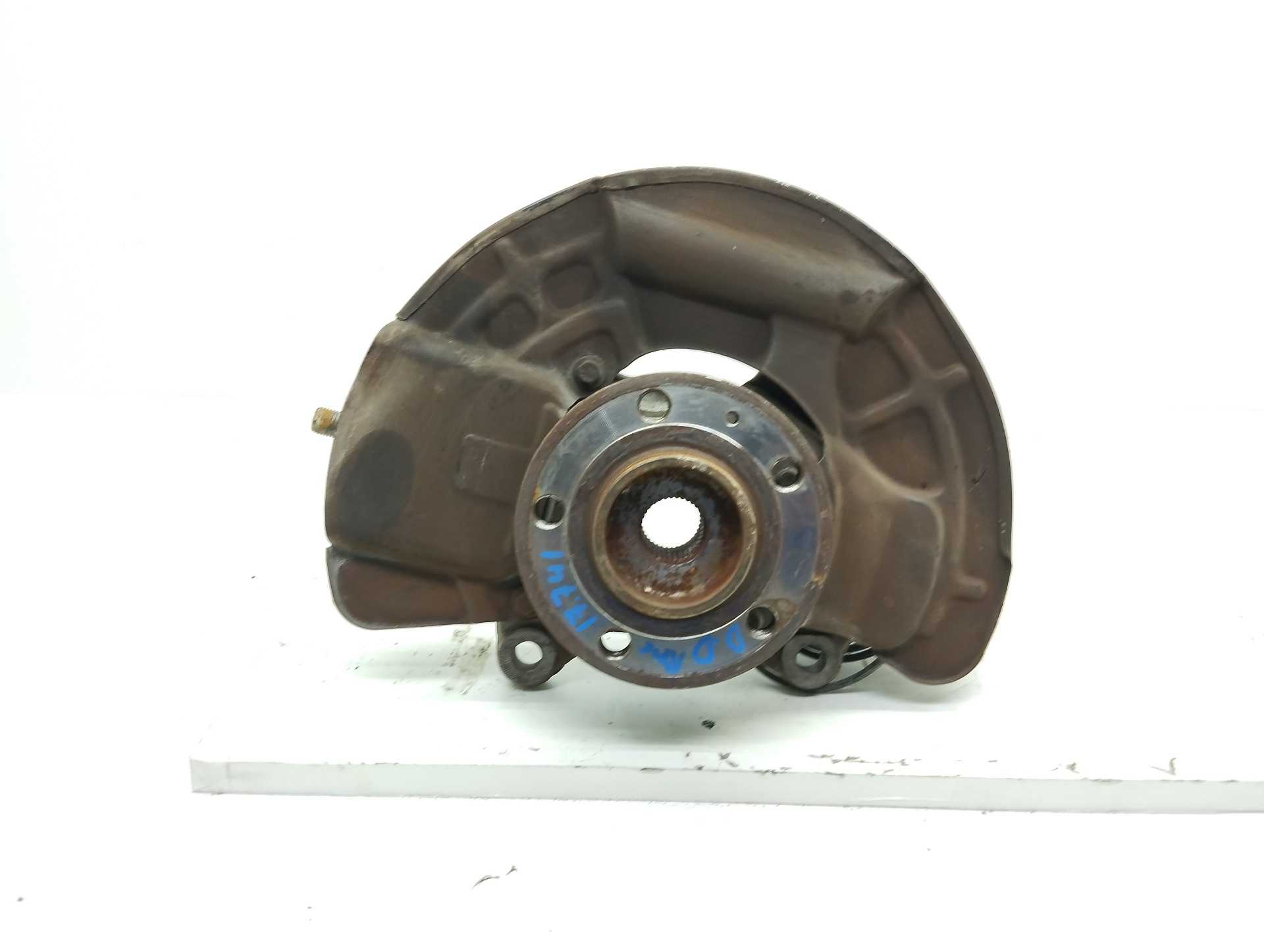 Recambio de mangueta delantera derecha para volvo xc90 2.4 diesel cat referencia OEM IAM P30681806  