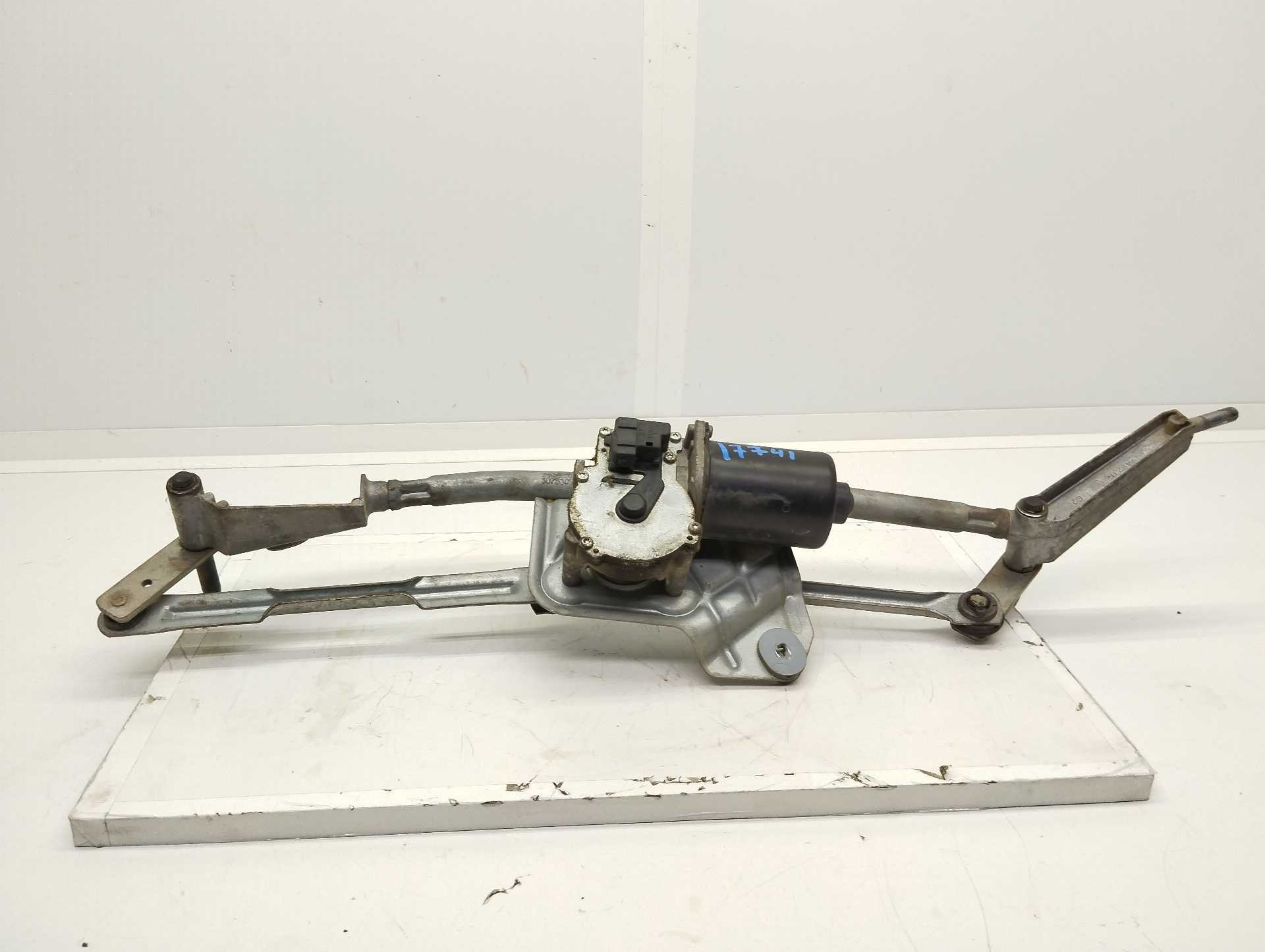 Recambio de motor limpia delantero para volvo xc90 2.4 diesel cat referencia OEM IAM 30753021  