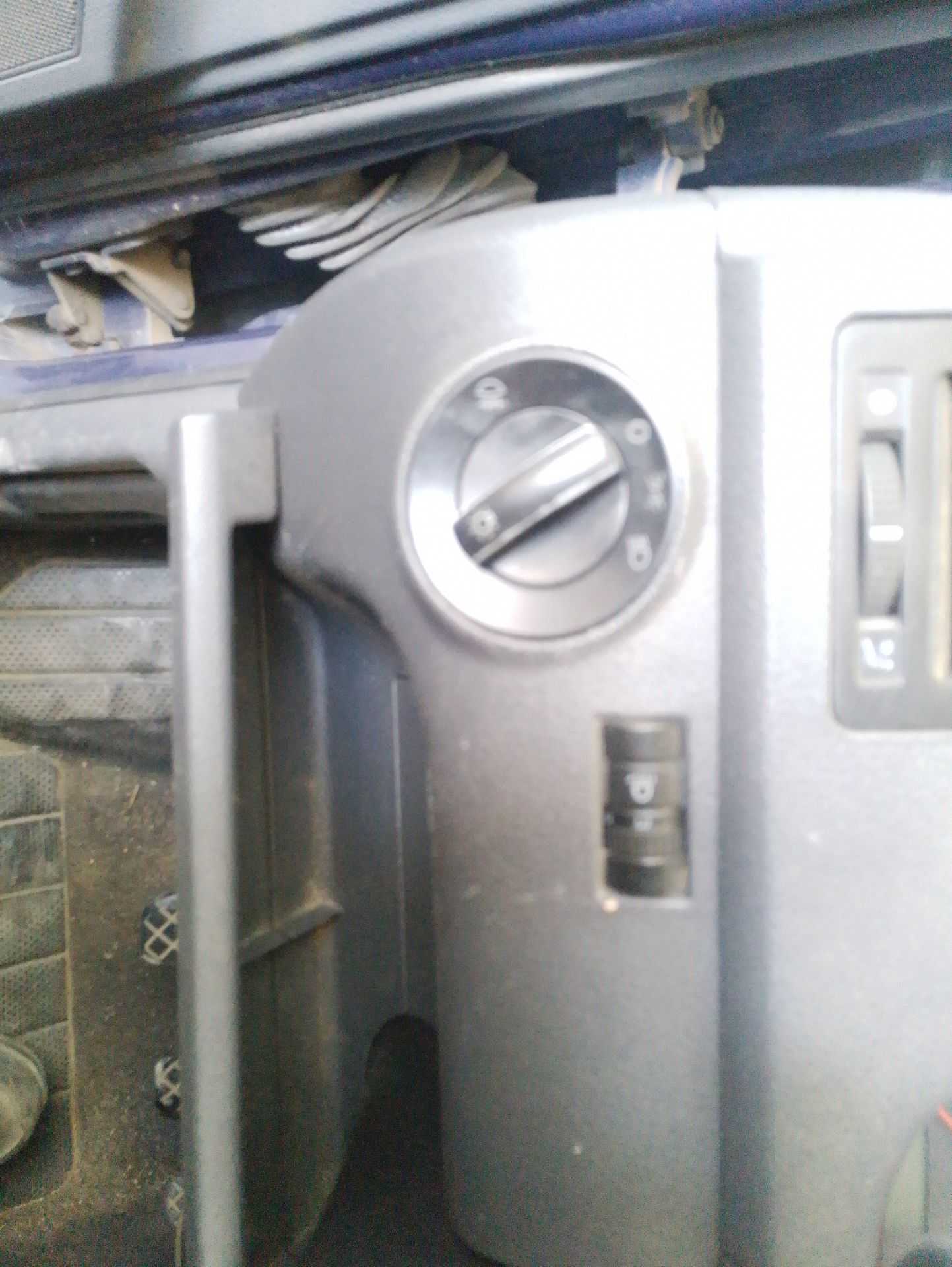 Recambio de mando luces para volkswagen polo iv (9n_, 9a_) 1.4 16v referencia OEM IAM   