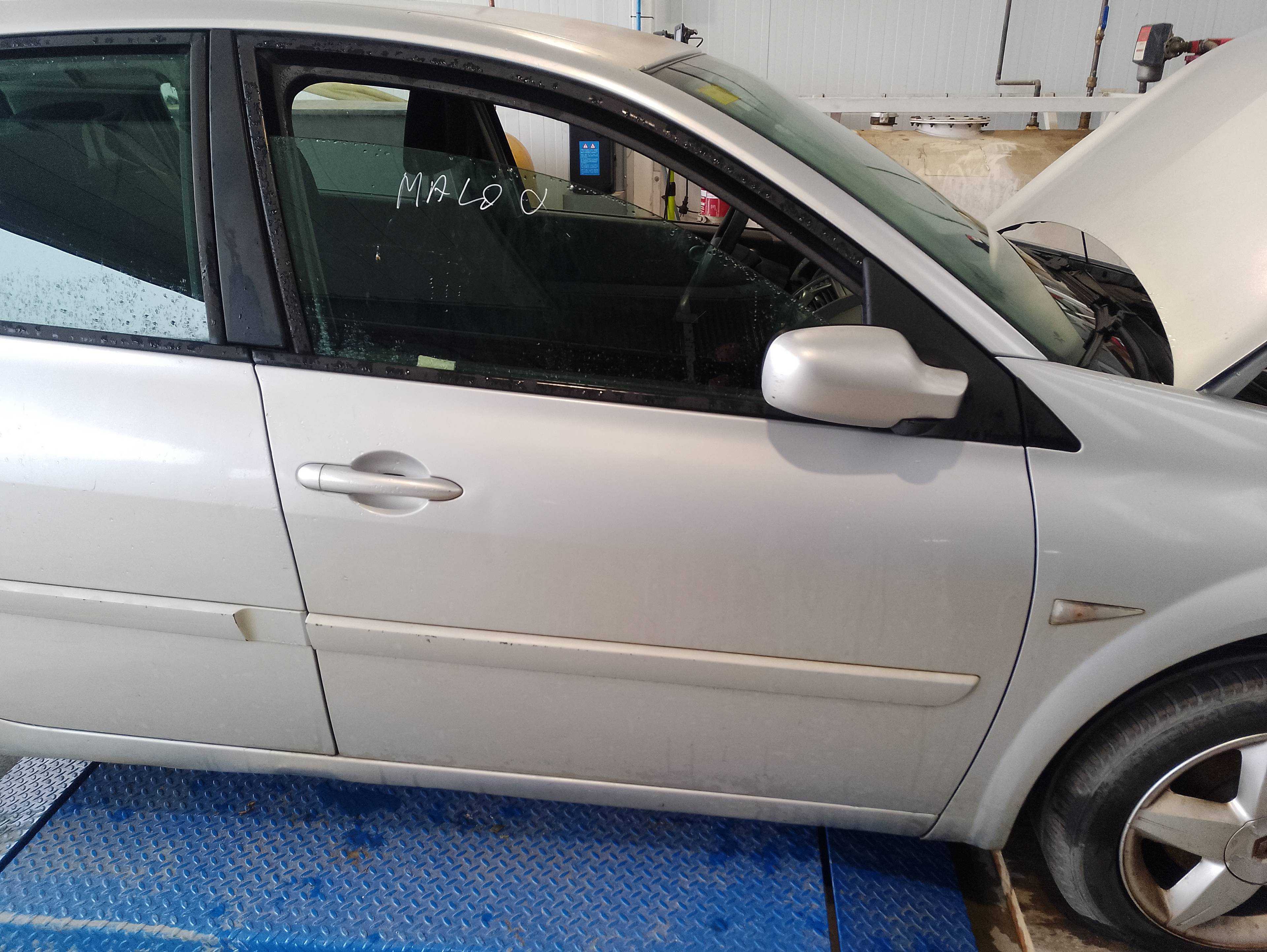 Recambio de puerta delantera derecha para renault megane ii classic berlina confort dynamique referencia OEM IAM   
