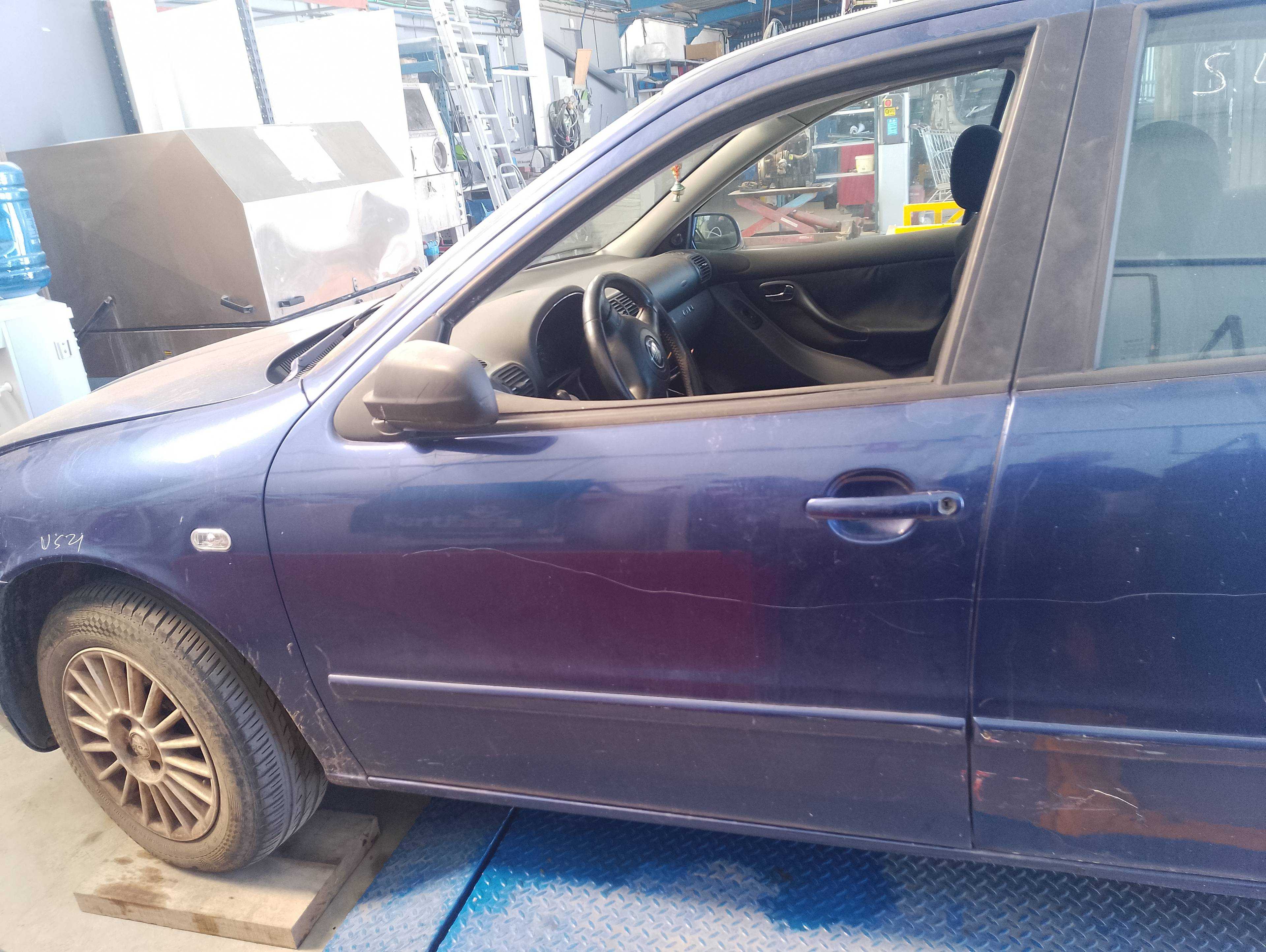 Recambio de puerta delantera izquierda para seat leon (1m1) signo referencia OEM IAM   