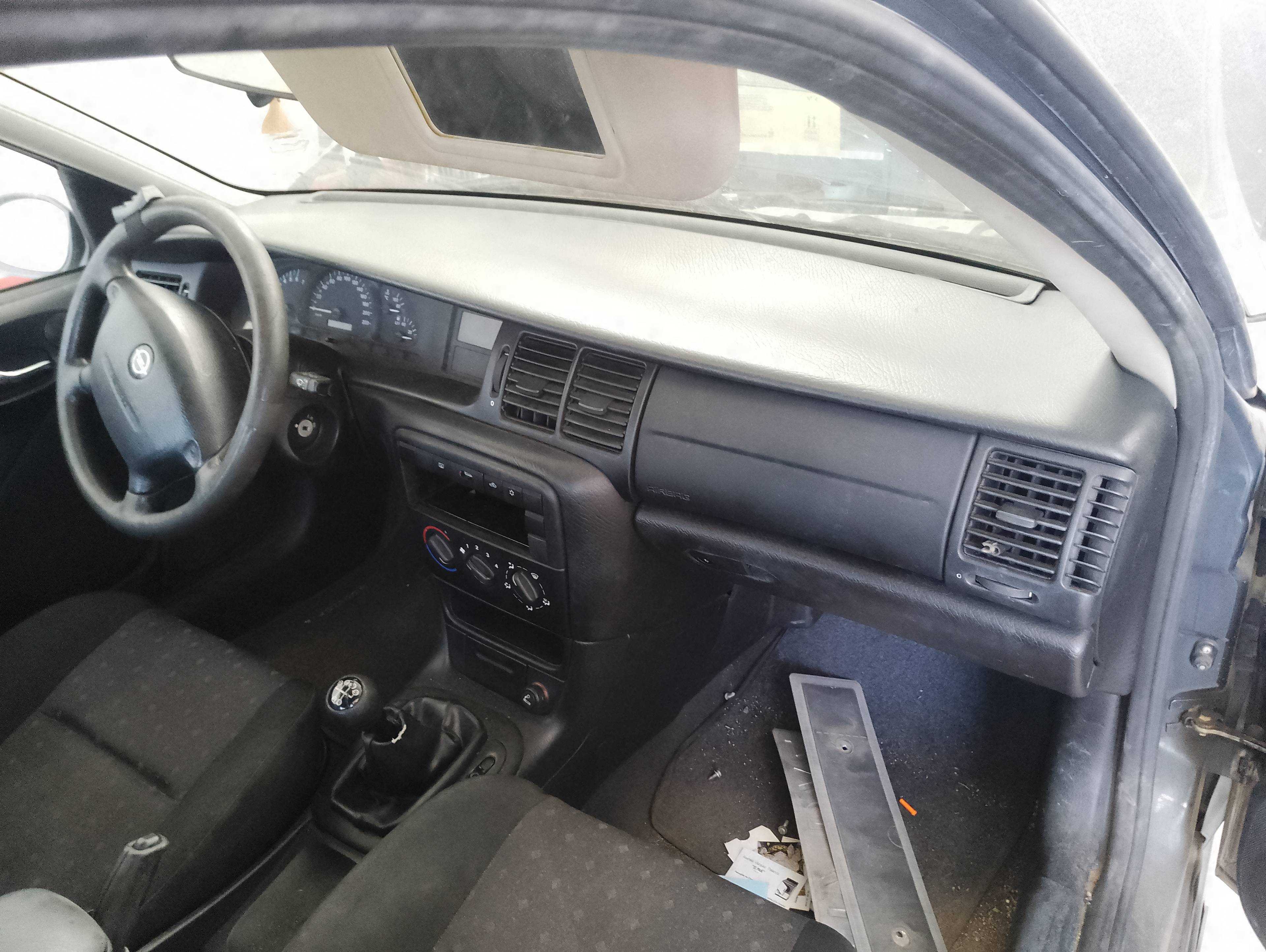 Recambio de salpicadero para opel vectra b berlina básico referencia OEM IAM   