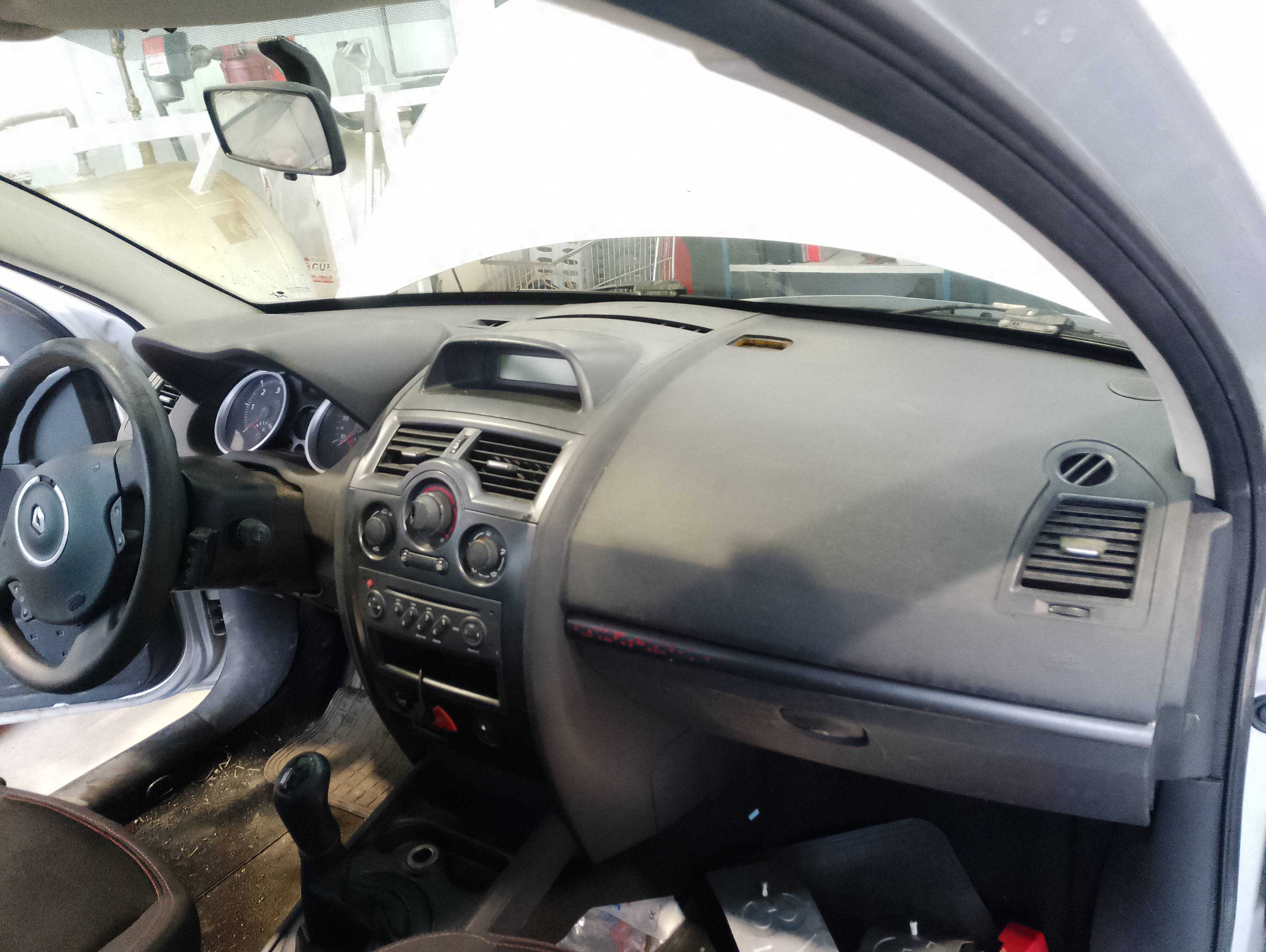 Recambio de salpicadero para renault megane ii classic berlina confort dynamique referencia OEM IAM   