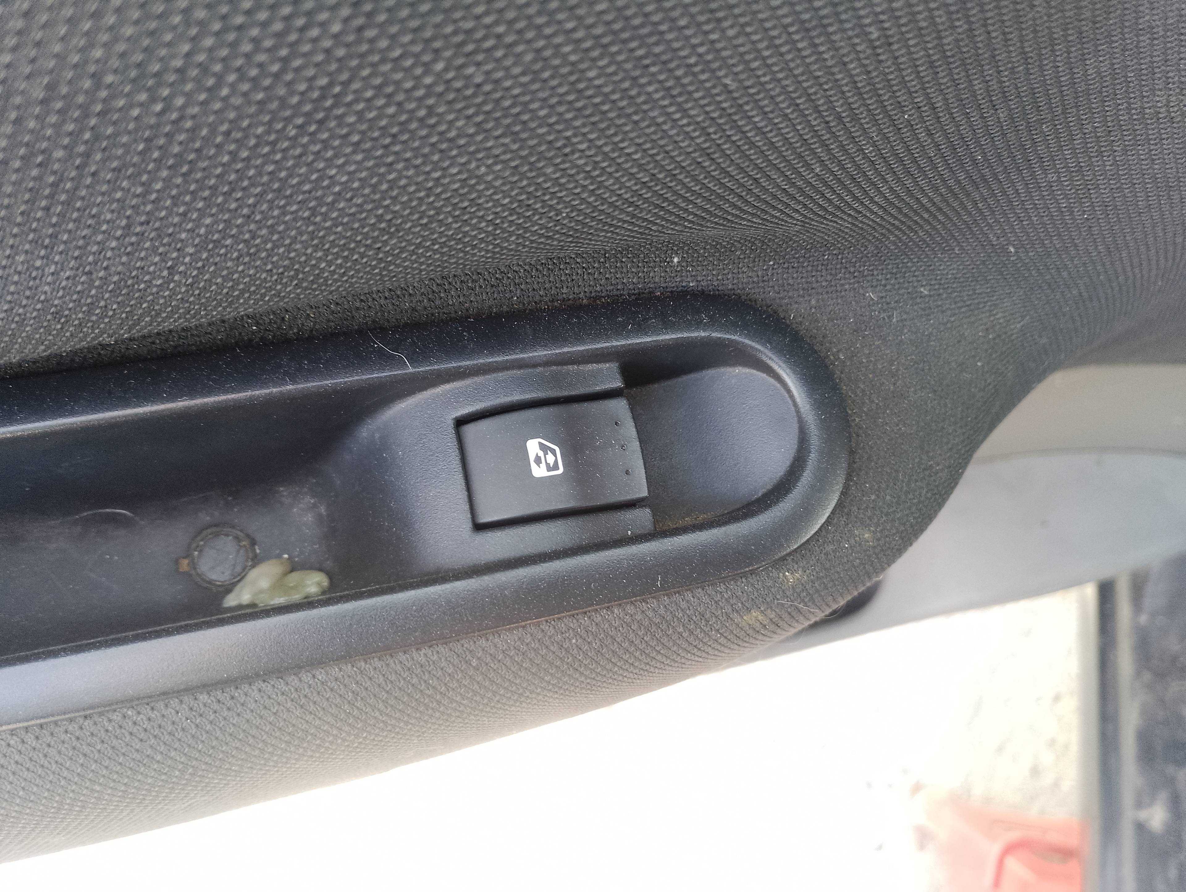 Recambio de mando elevalunas trasero izquierdo para renault scenic ii authentique referencia OEM IAM   