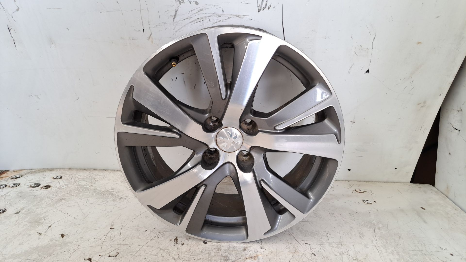 Recambio de llanta para peugeot 2008 (--.2013) active referencia OEM IAM r17 9678398277 