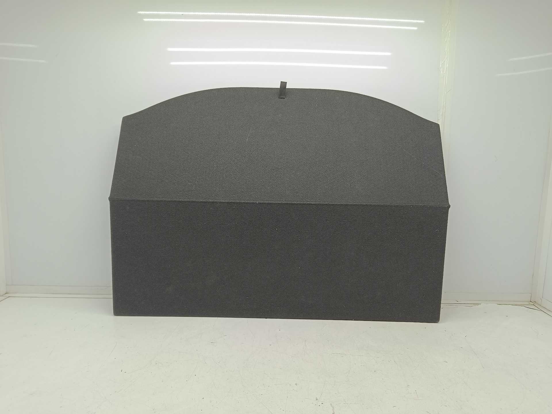 Recambio de moqueta piso maletero para toyota rav4 hybrid 4x2 black edition referencia OEM IAM 5841042050  