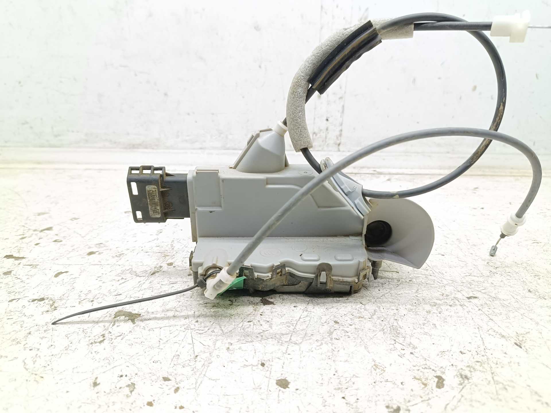 Recambio de cerradura puerta delantera izquierda para opel vivaro furgón l express referencia OEM IAM PSA084142  