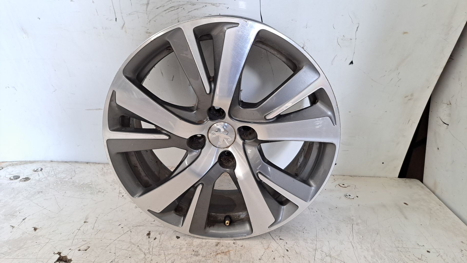 Recambio de llanta para peugeot 2008 (--.2013) active referencia OEM IAM r17 9678398277 