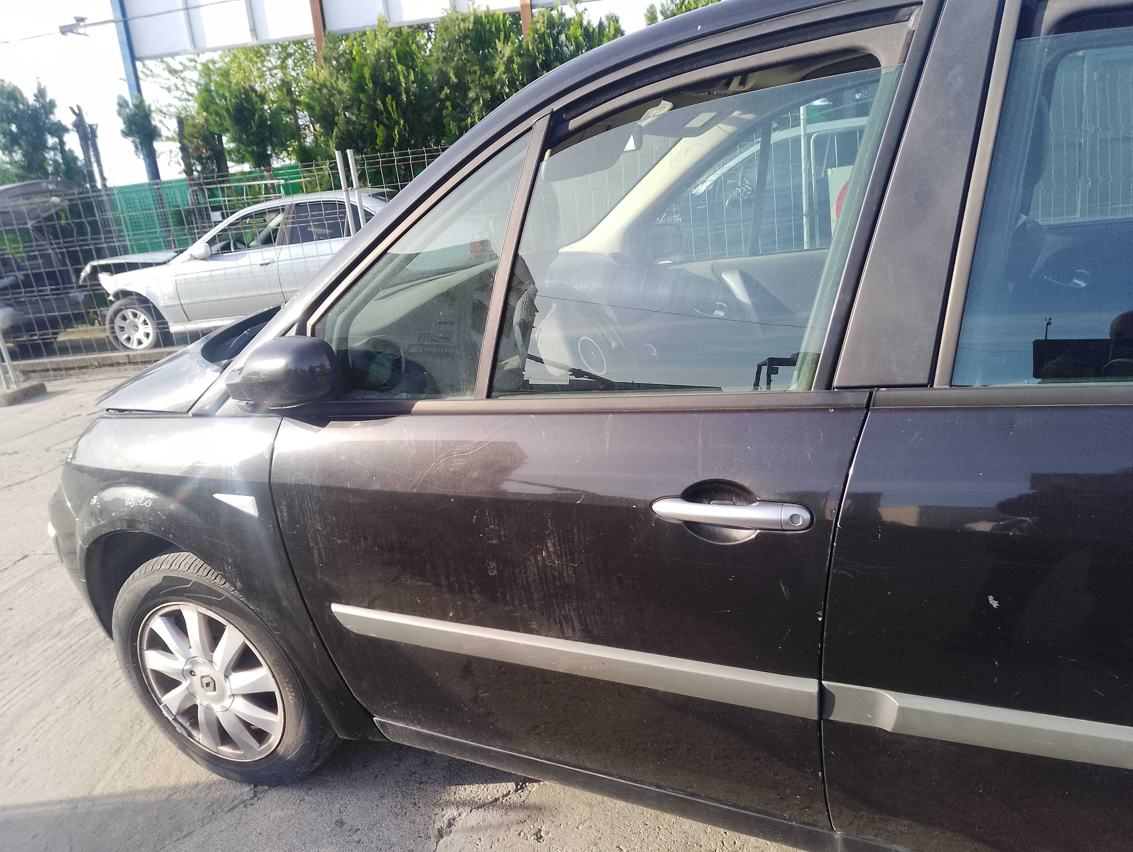 Recambio de puerta delantera izquierda para renault scenic ii authentique referencia OEM IAM   