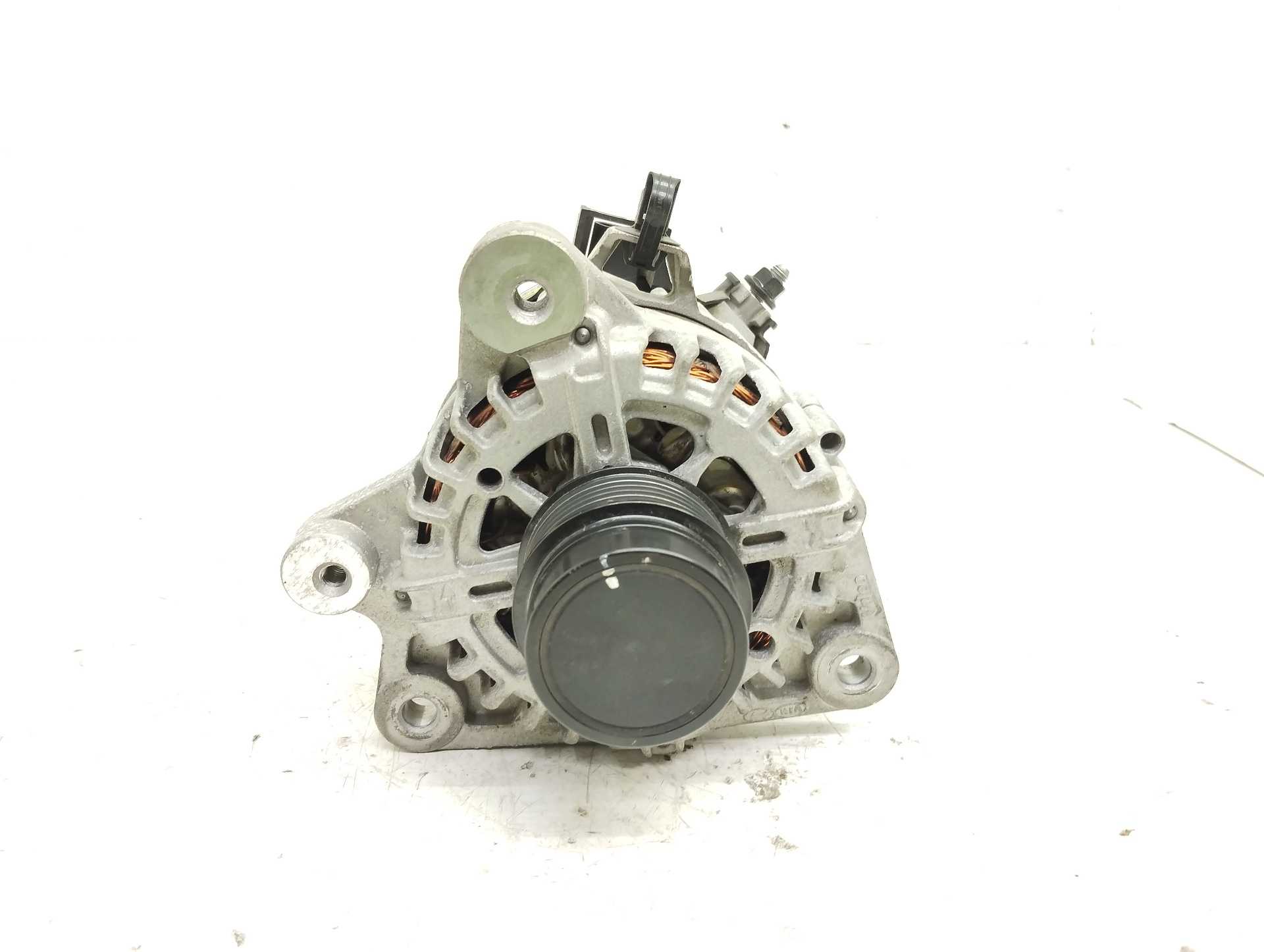 Recambio de alternador para hyundai tucson (nx) klass 2wd referencia OEM IAM 373002M520  