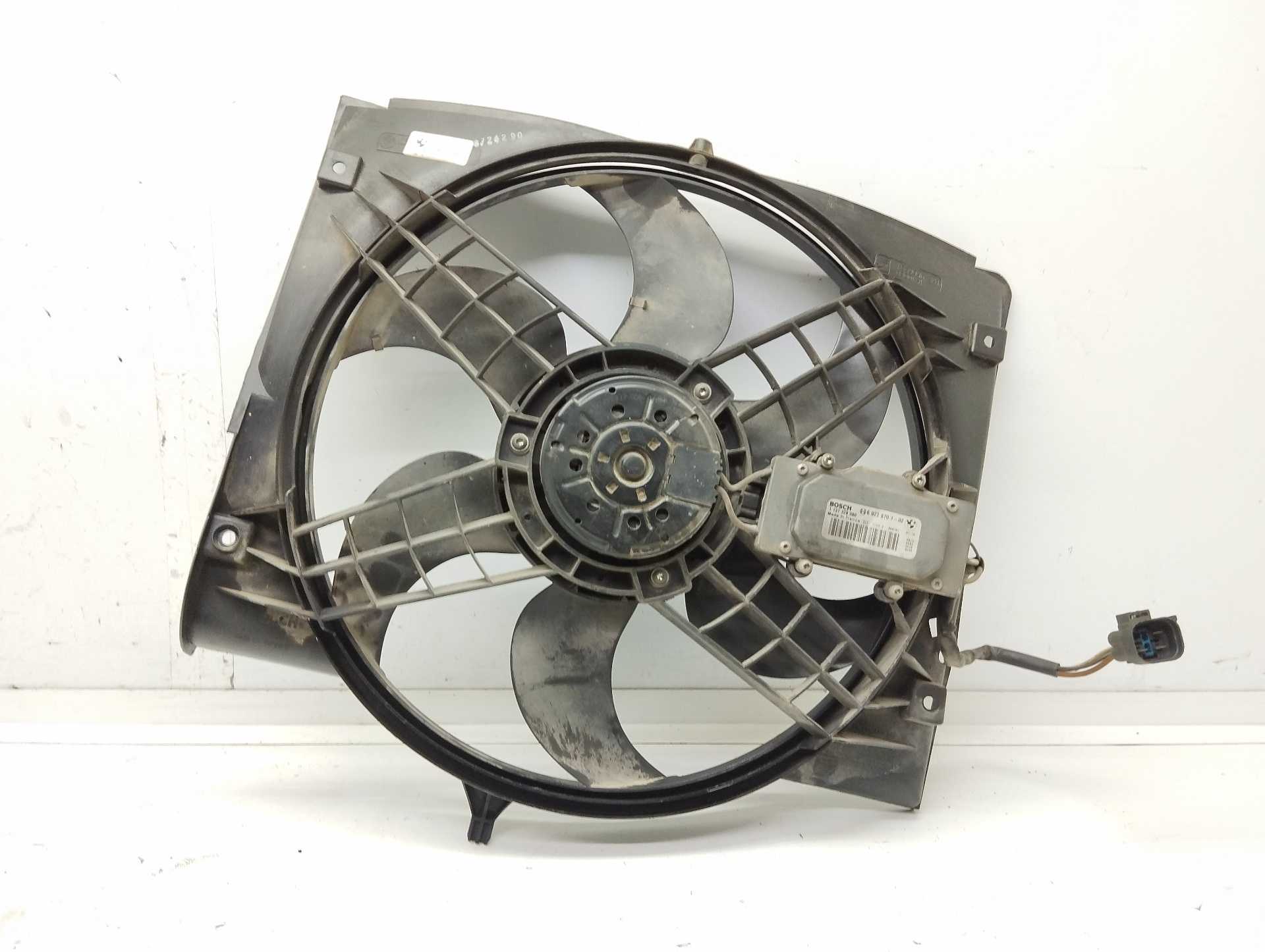 Recambio de electroventilador para bmw serie 3 berlina (e46) 320d referencia OEM IAM 0130303933 BOSCH 