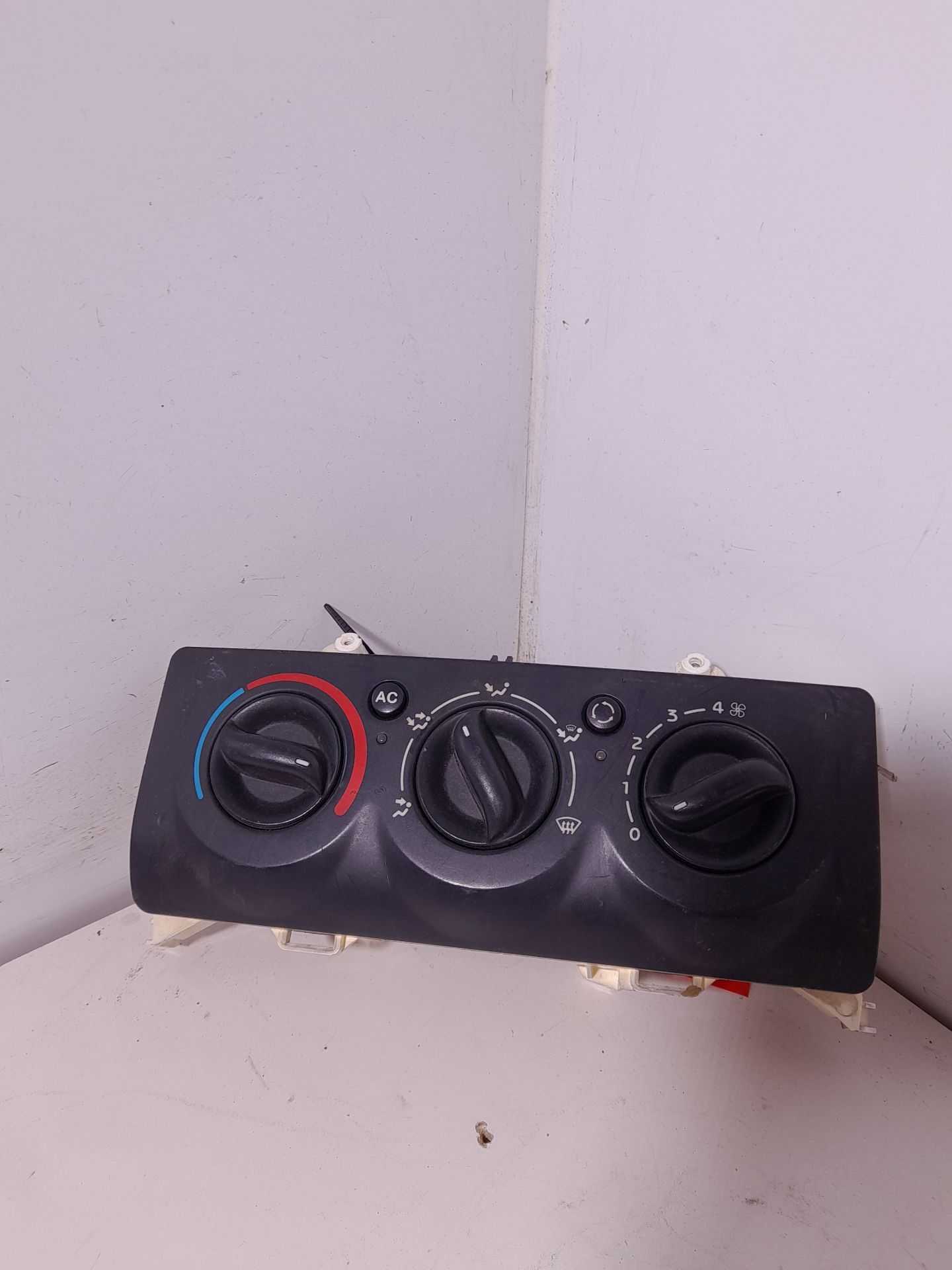 Recambio de mando calefaccion / aire acondicionado para renault clio ii fase ii (b/cb0) authentique referencia OEM IAM   