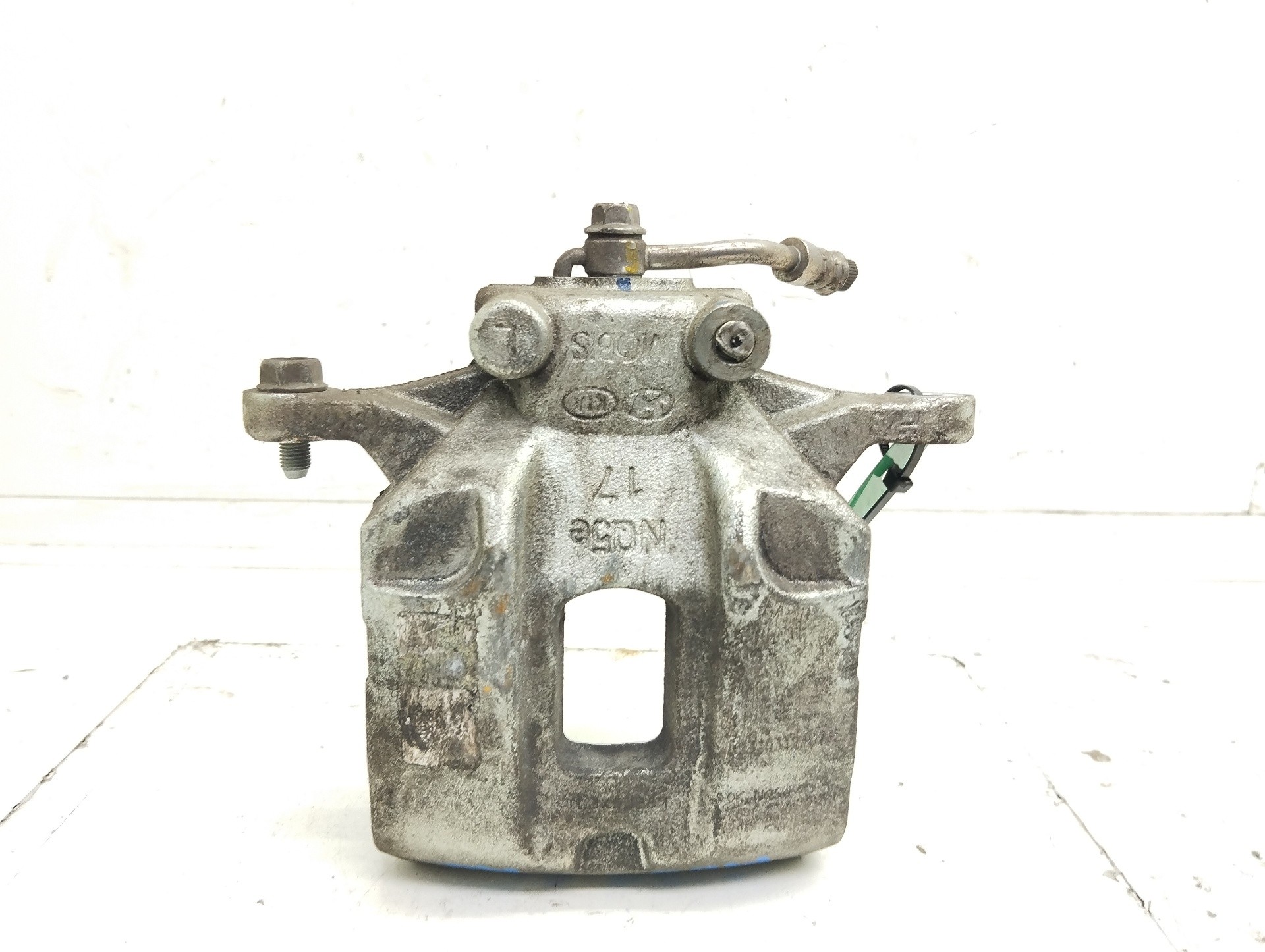 Recambio de pinza de freno delantera izquierda para hyundai tucson (nx) klass 2wd referencia OEM IAM  58180N7A10 58110R2100