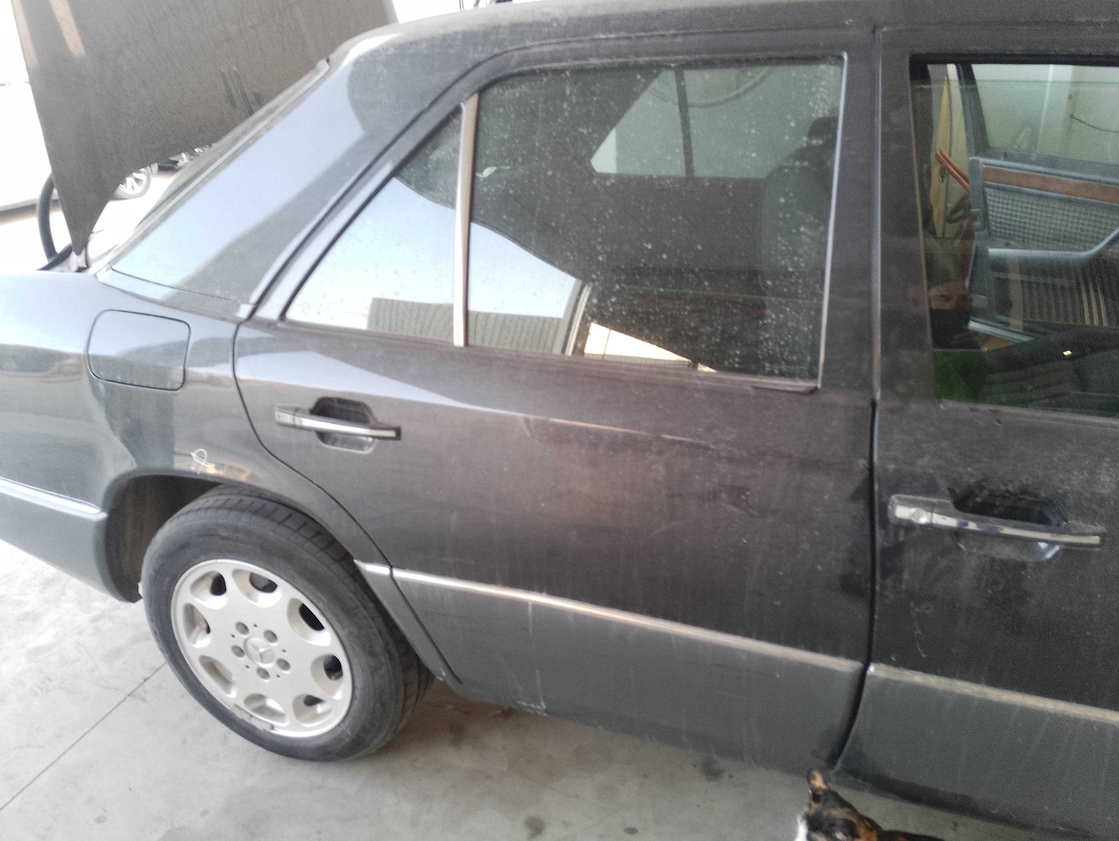 Recambio de puerta trasera derecha para mercedes-benz clase e (w124) berlina d 300 (124.130) referencia OEM IAM   