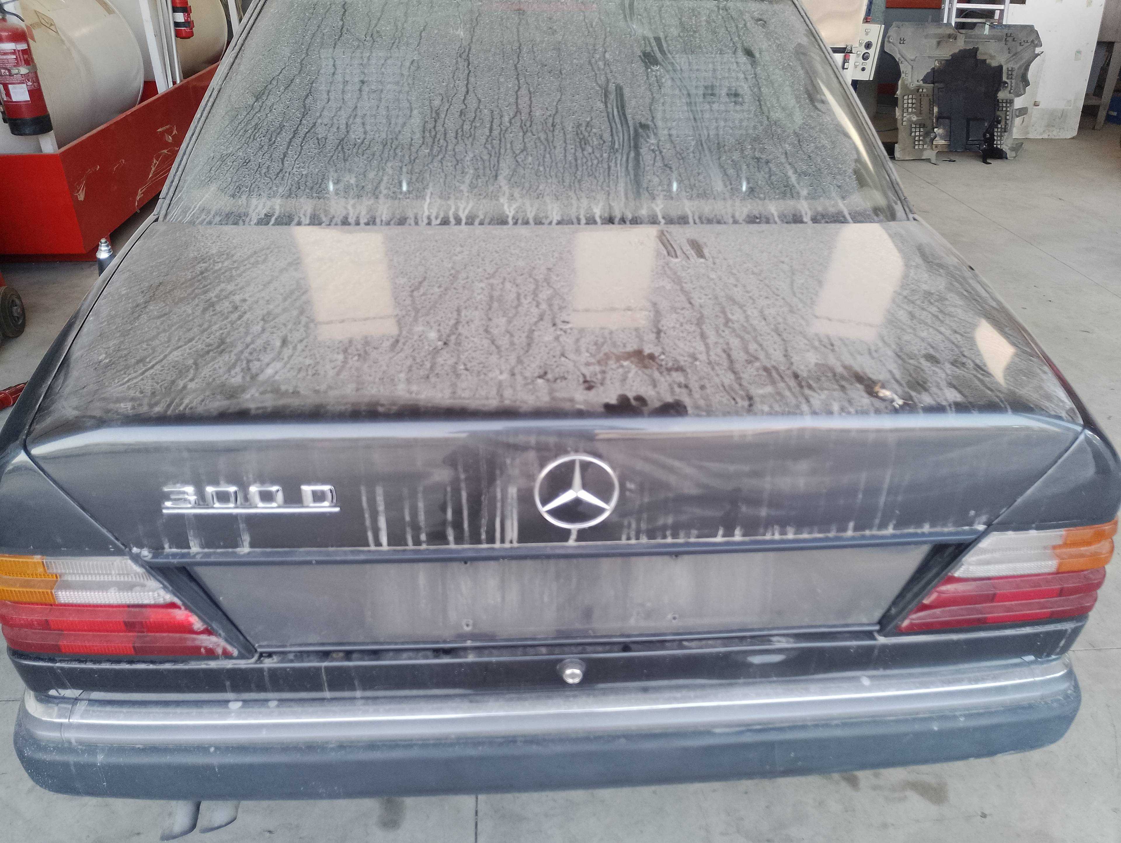 Recambio de tapa maletero para mercedes-benz clase e (w124) berlina d 300 (124.130) referencia OEM IAM   