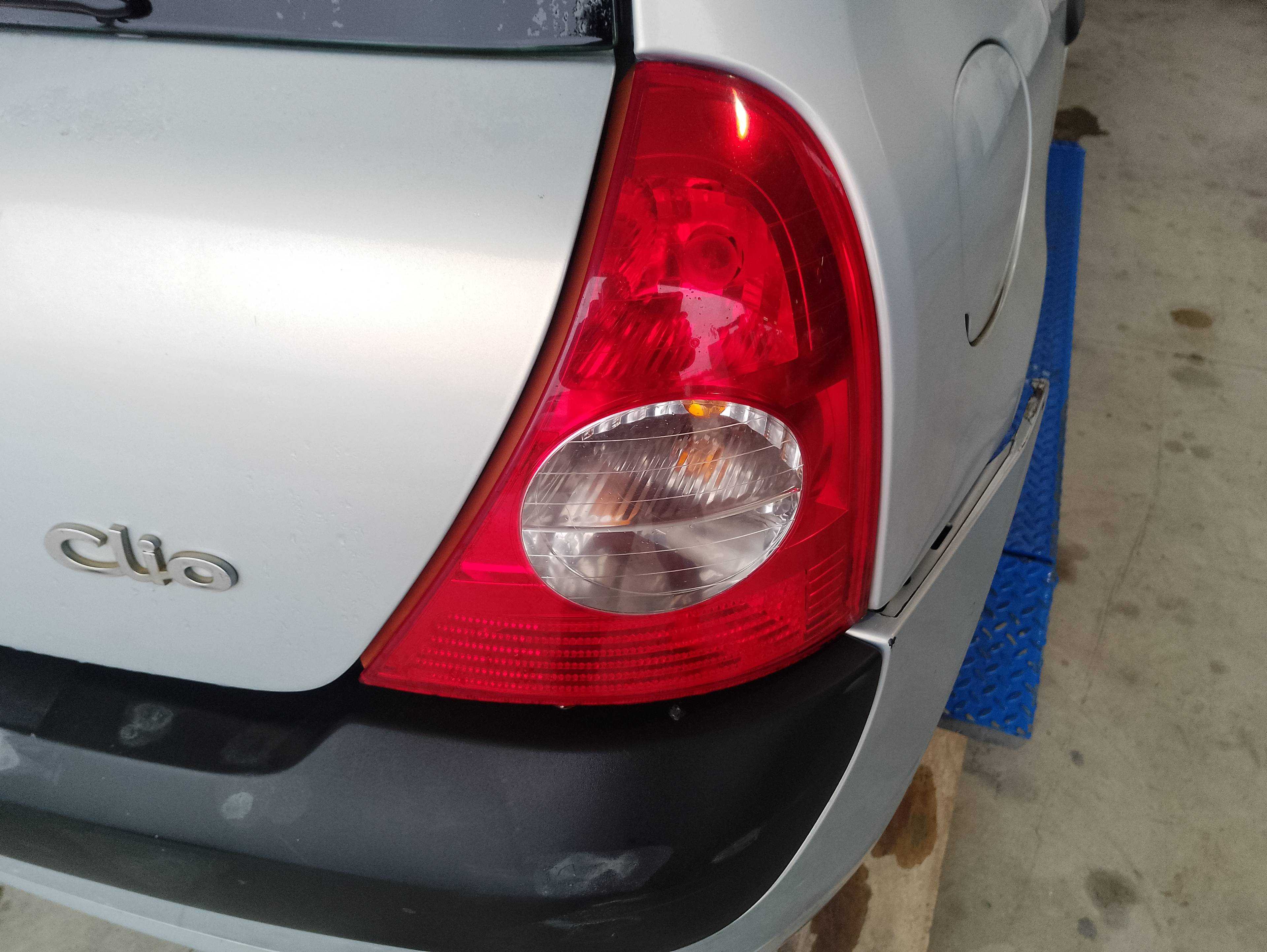 Recambio de piloto trasero derecho para renault clio ii fase ii (b/cb0) authentique referencia OEM IAM   