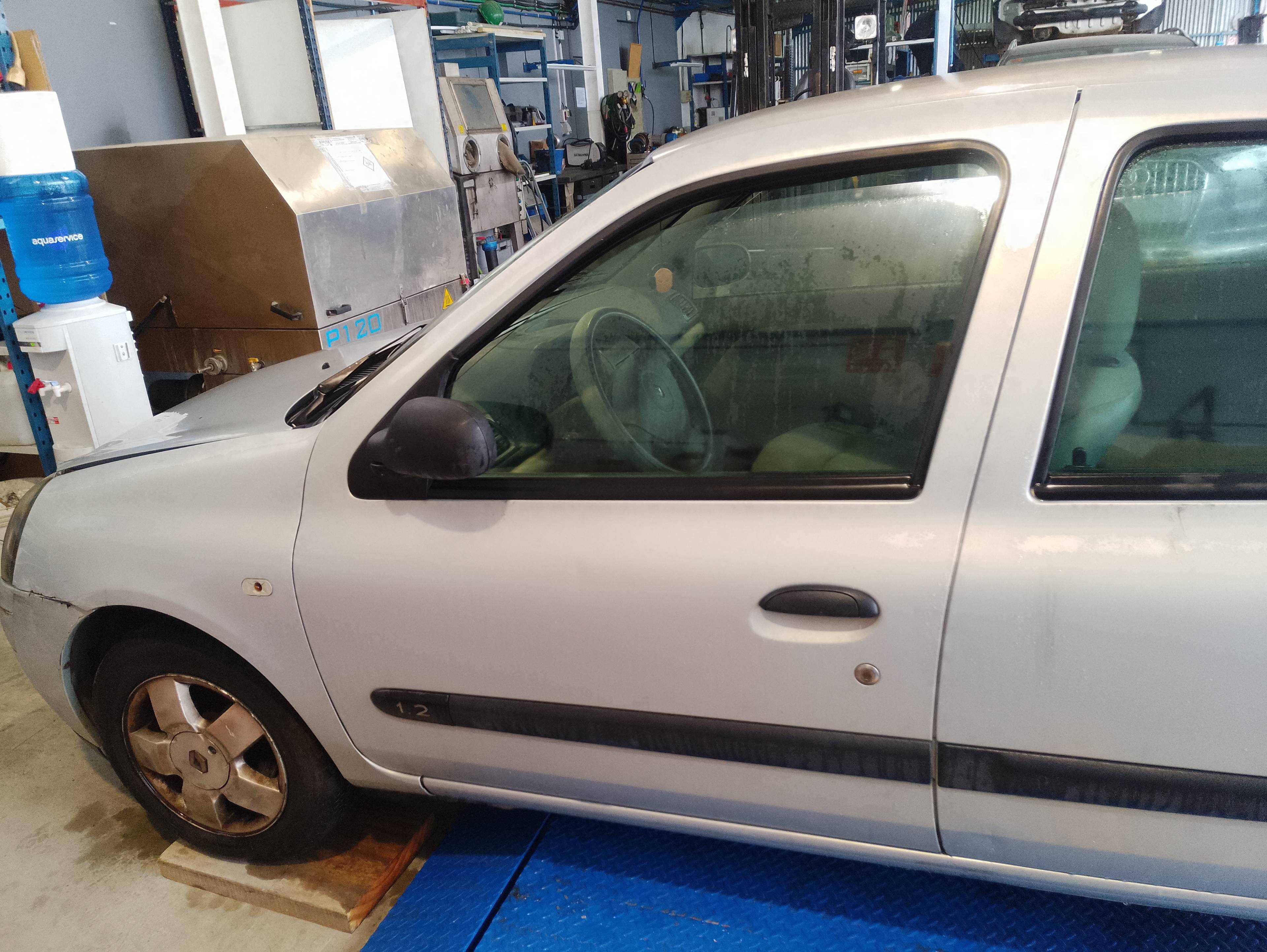 Recambio de puerta delantera izquierda para renault clio ii fase ii (b/cb0) authentique referencia OEM IAM   