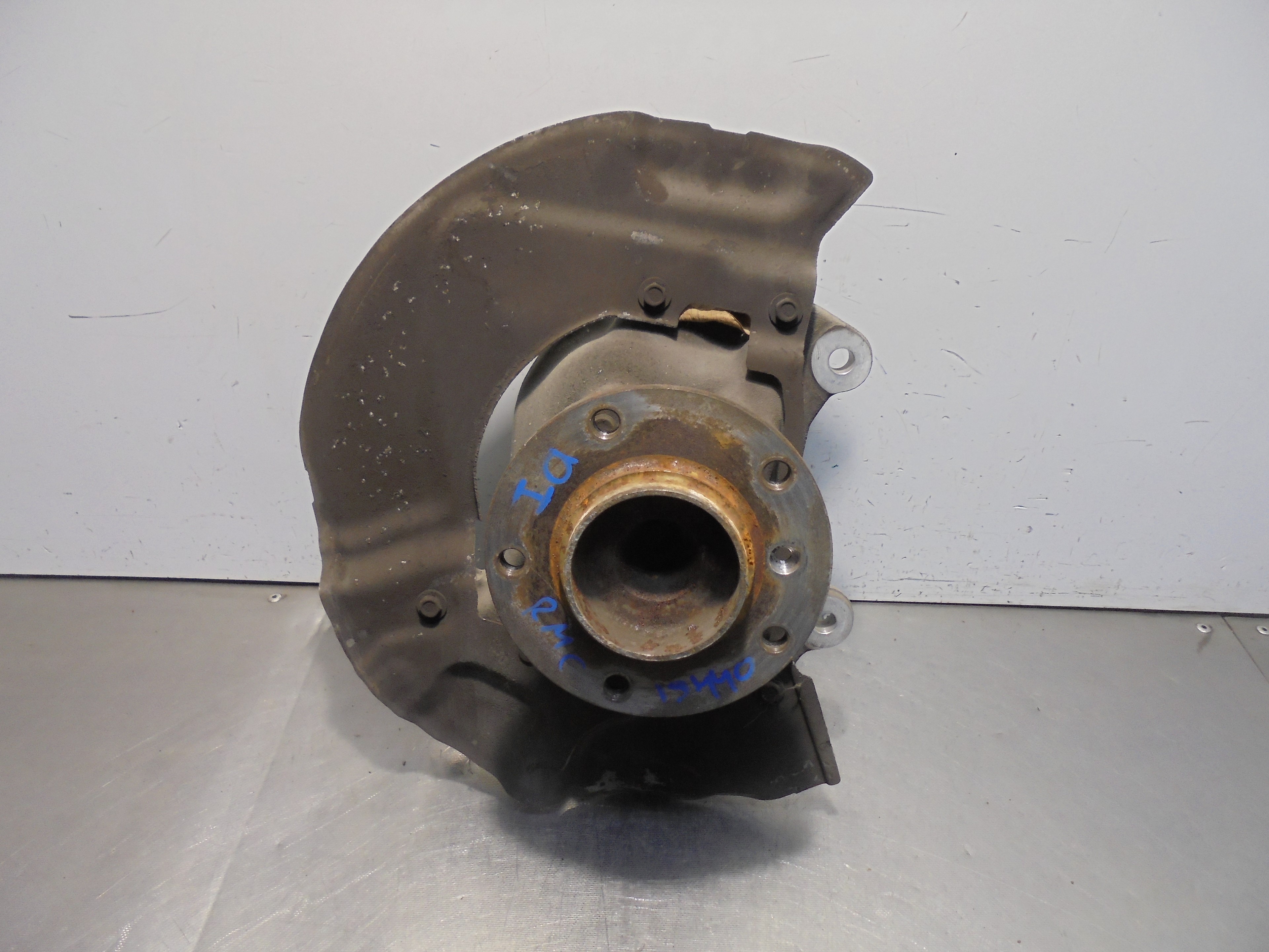 Recambio de mangueta delantera izquierda para bmw serie 5 berlina (e60) 535d referencia OEM IAM 6760953L  
