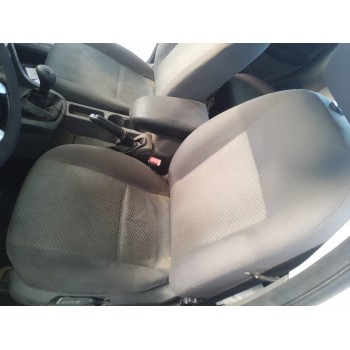 ASIENTO DELANTERO IZQUIERDO 