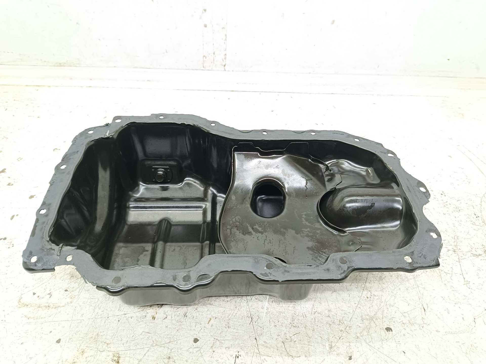 Recambio de carter para hyundai tucson (nx) klass 2wd referencia OEM IAM 2305210180T  