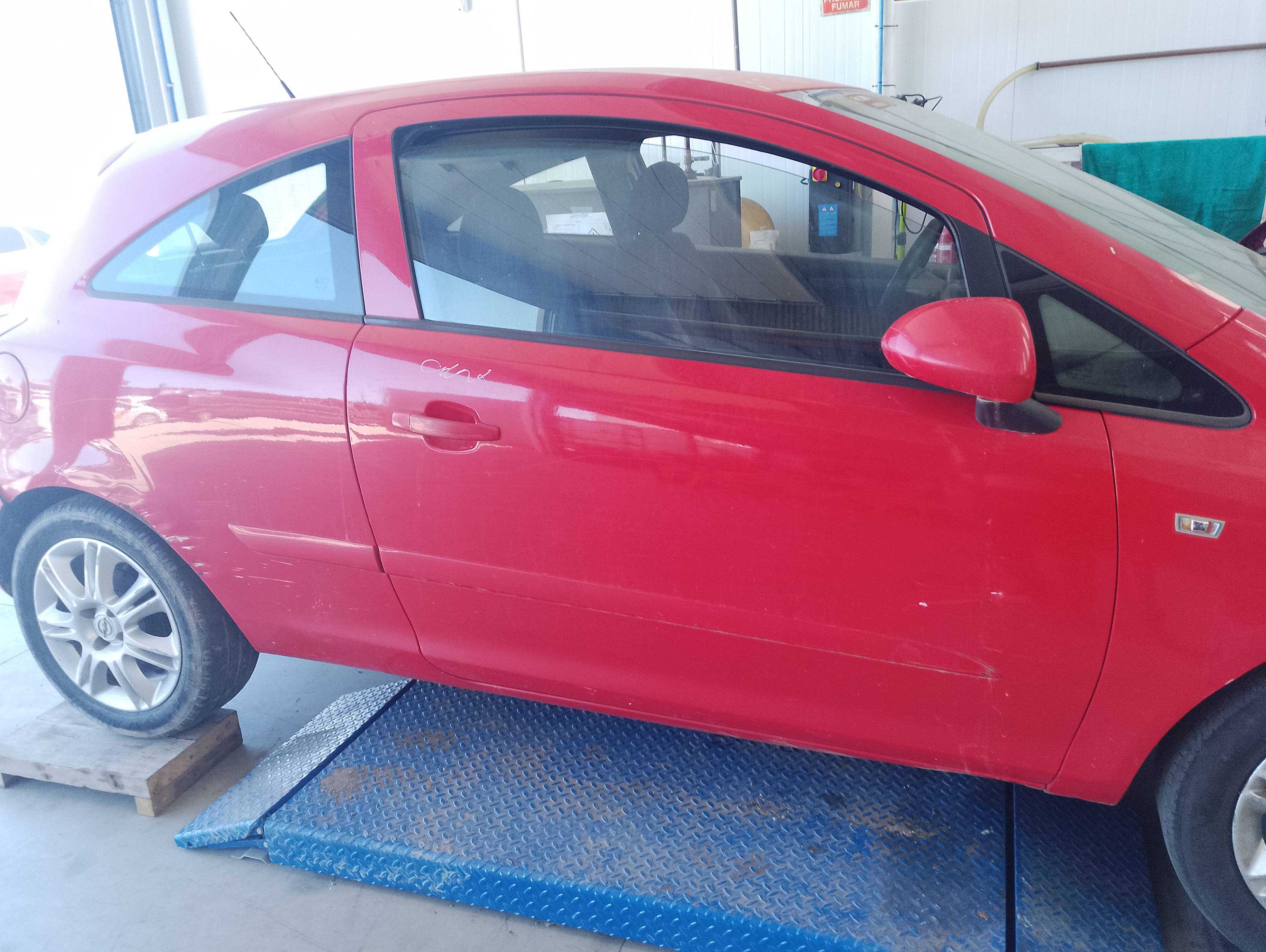 Recambio de puerta delantera derecha para opel corsa d 1.2 16v referencia OEM IAM   