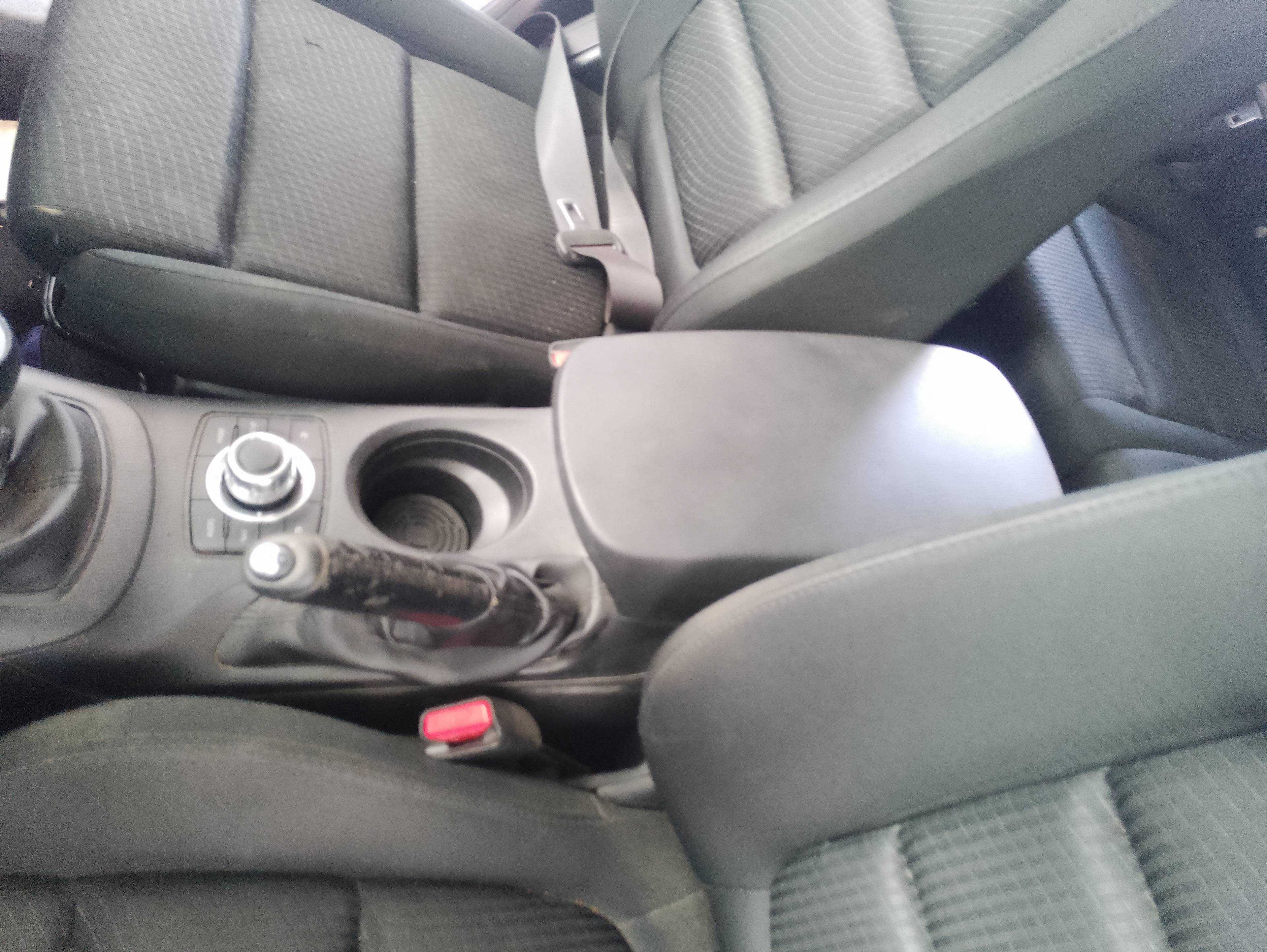 Recambio de apoyabrazos central para mazda cx-5 center-line 2wd referencia OEM IAM   