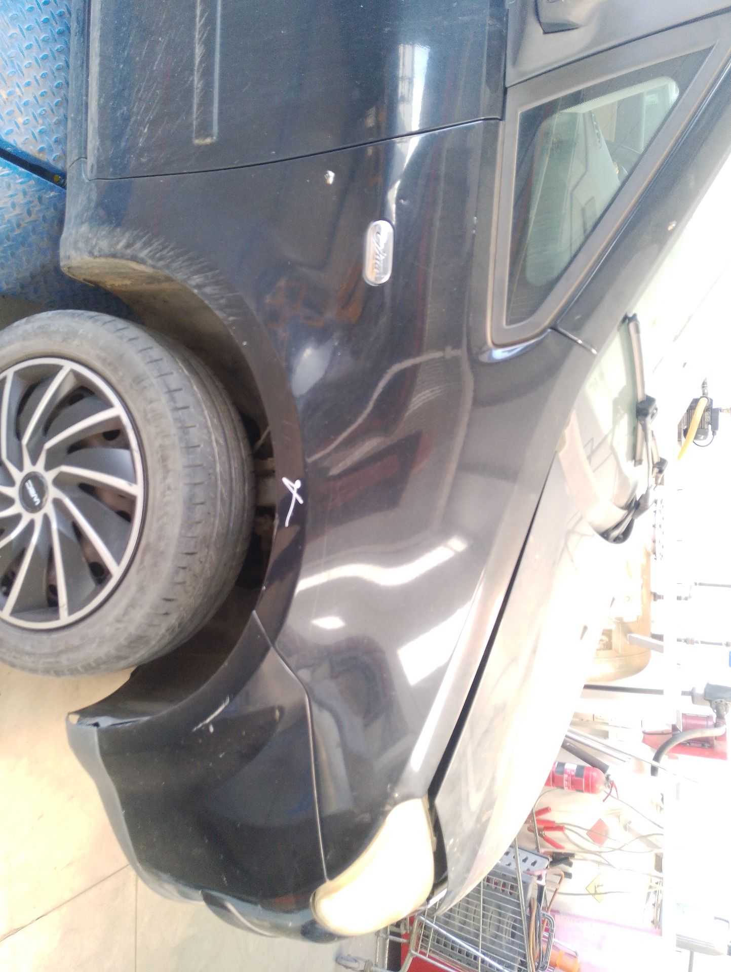 Recambio de aleta delantera derecha para ford focus c-max (dm2) 2.0 tdci referencia OEM IAM 1474083  