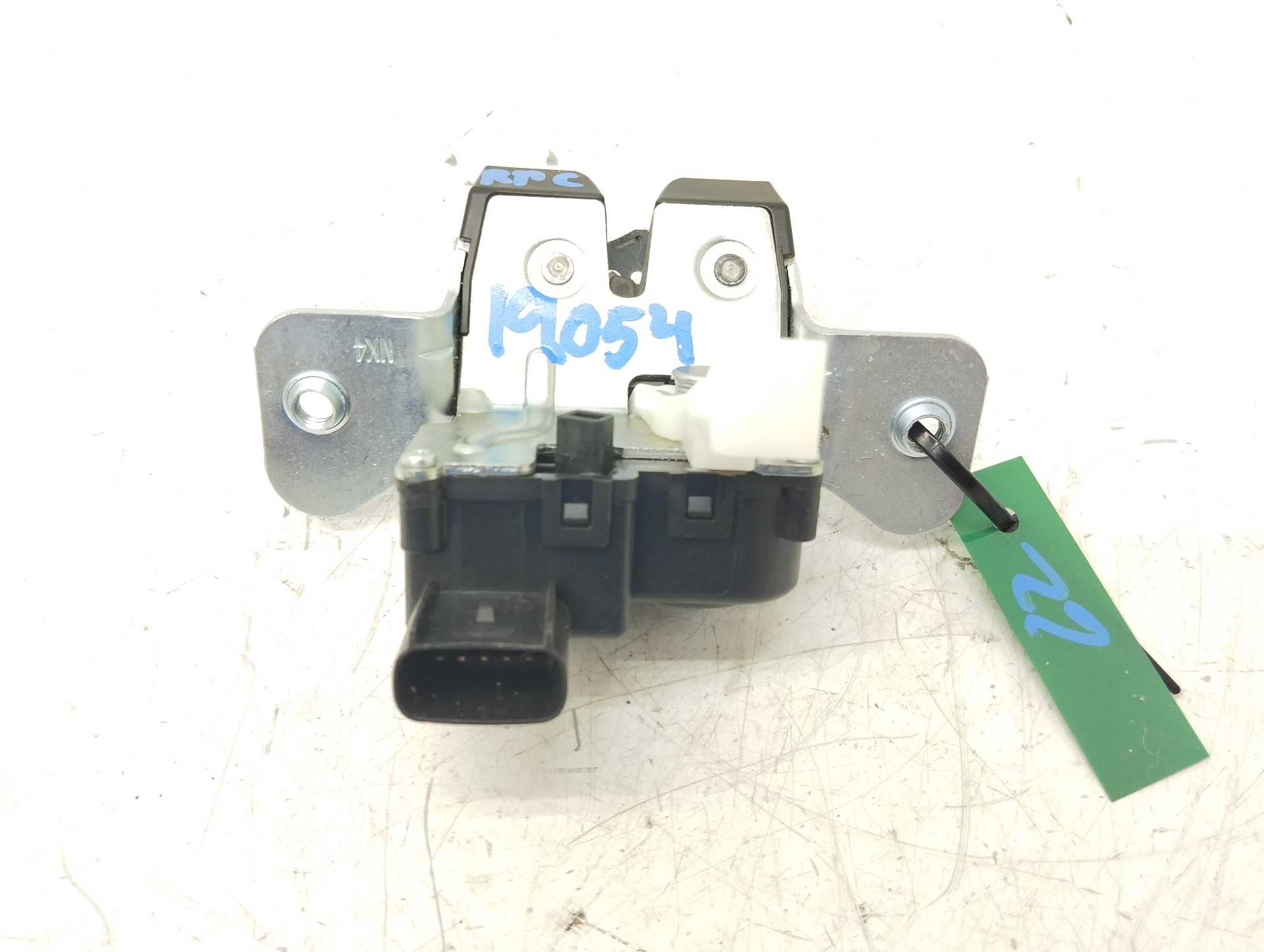 Recambio de cerradura maletero / porton para hyundai tucson (nx) klass 2wd referencia OEM IAM 81230G3000 81800N9000 