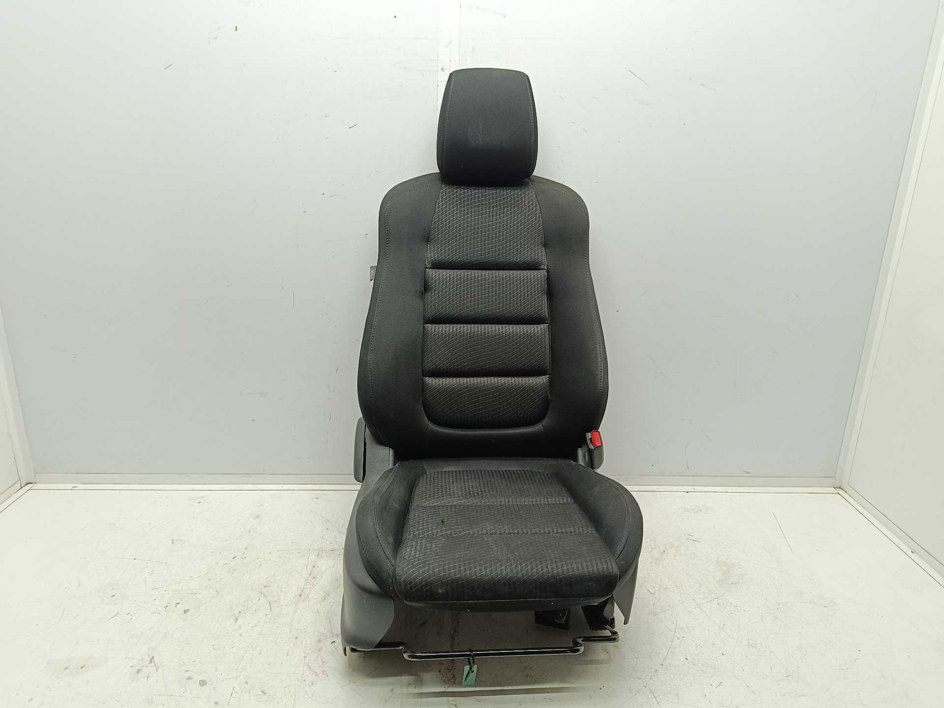 Recambio de asiento delantero derecho para mazda cx-5 center-line 2wd referencia OEM IAM  K3605FC001K 