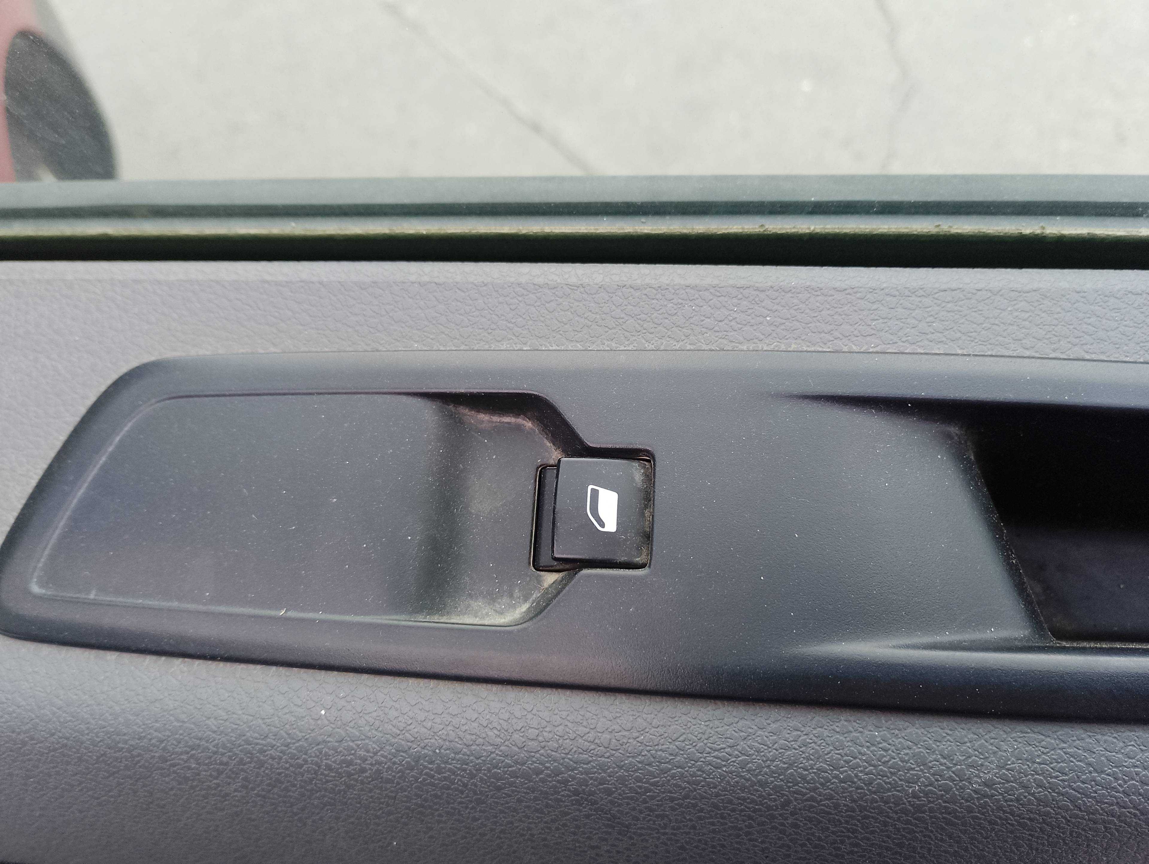 Recambio de mando elevalunas delantero derecho para opel vivaro furgón l express referencia OEM IAM 98144407ZD  
