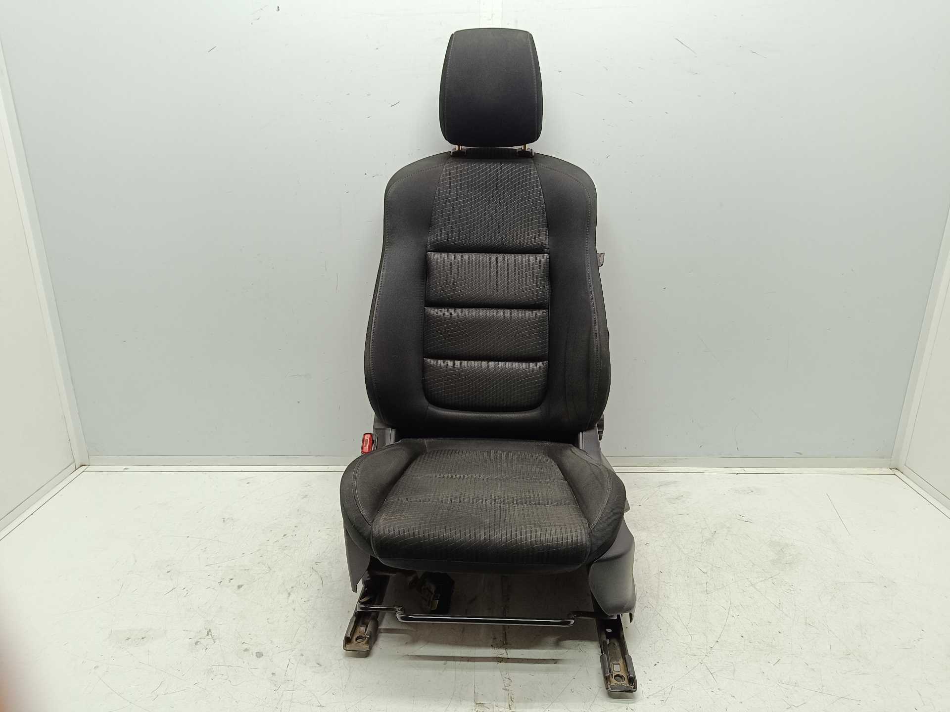 Recambio de asiento delantero izquierdo para mazda cx-5 center-line 2wd referencia OEM IAM  K3605FC001K 