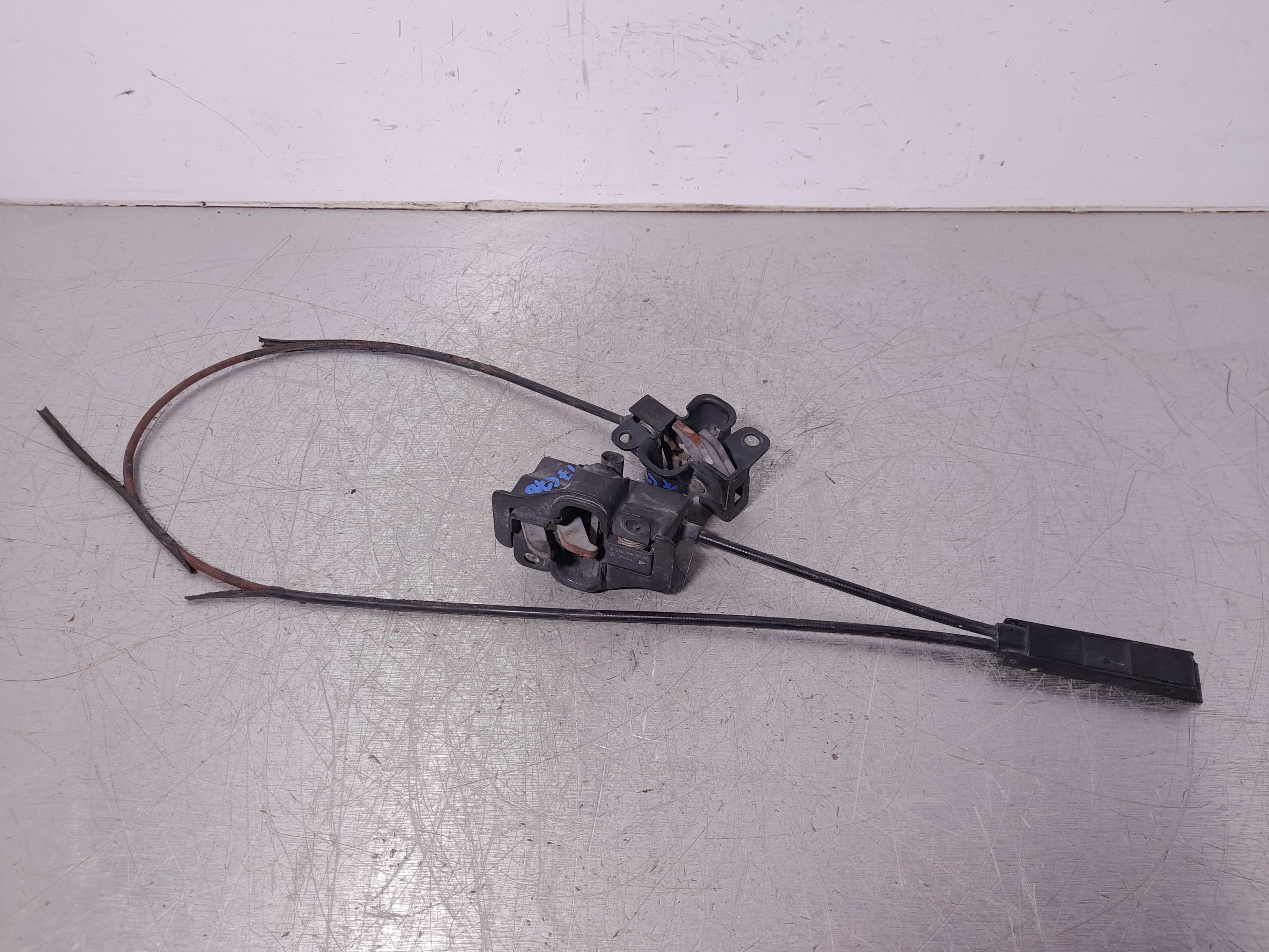 Recambio de cerradura capo para mercedes-benz clase c (w203) berlina 200 cdi (203.004) referencia OEM IAM   