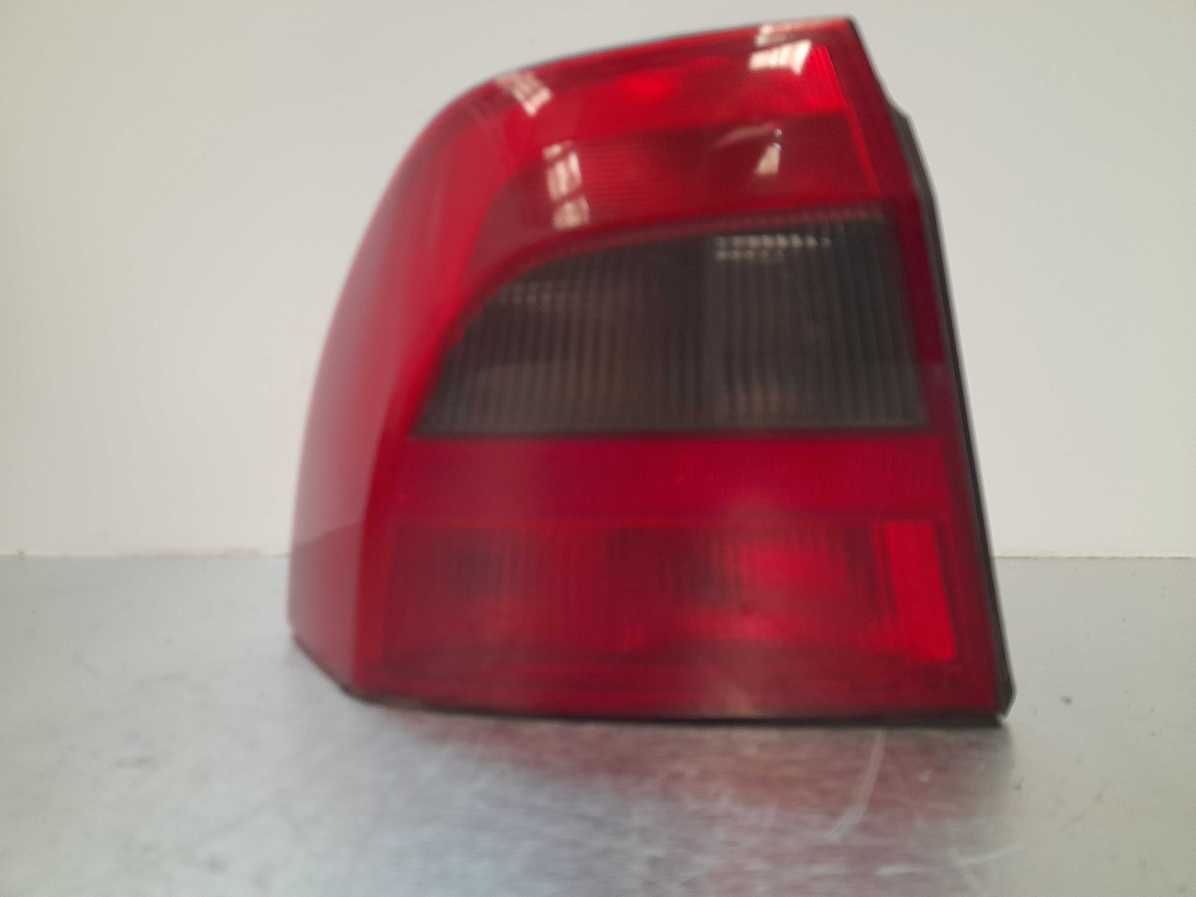 Recambio de piloto trasero izquierdo para opel vectra b berlina básico (1999) referencia OEM IAM 62144  