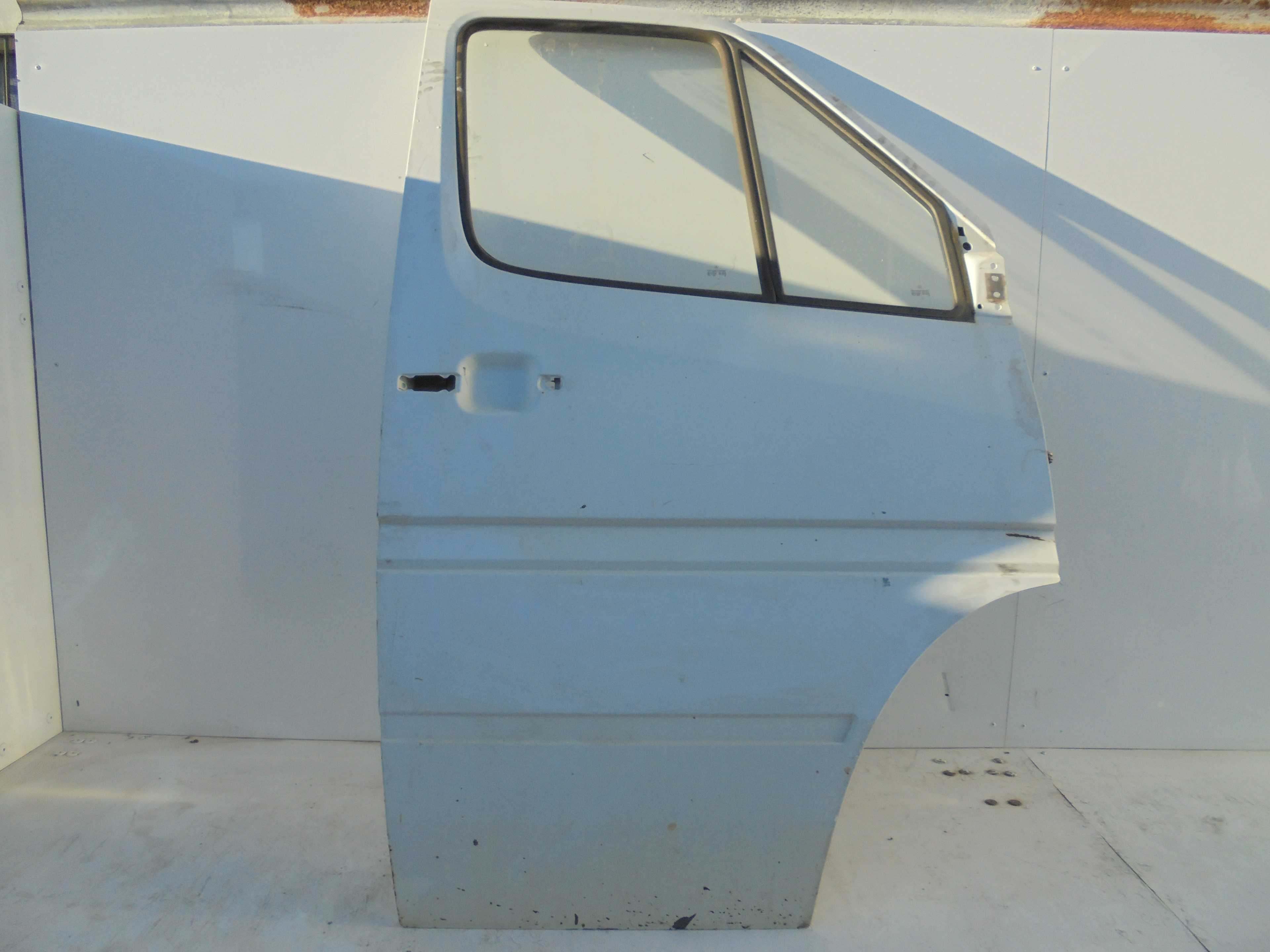 Recambio de puerta delantera derecha para mercedes-benz 313 referencia OEM IAM   