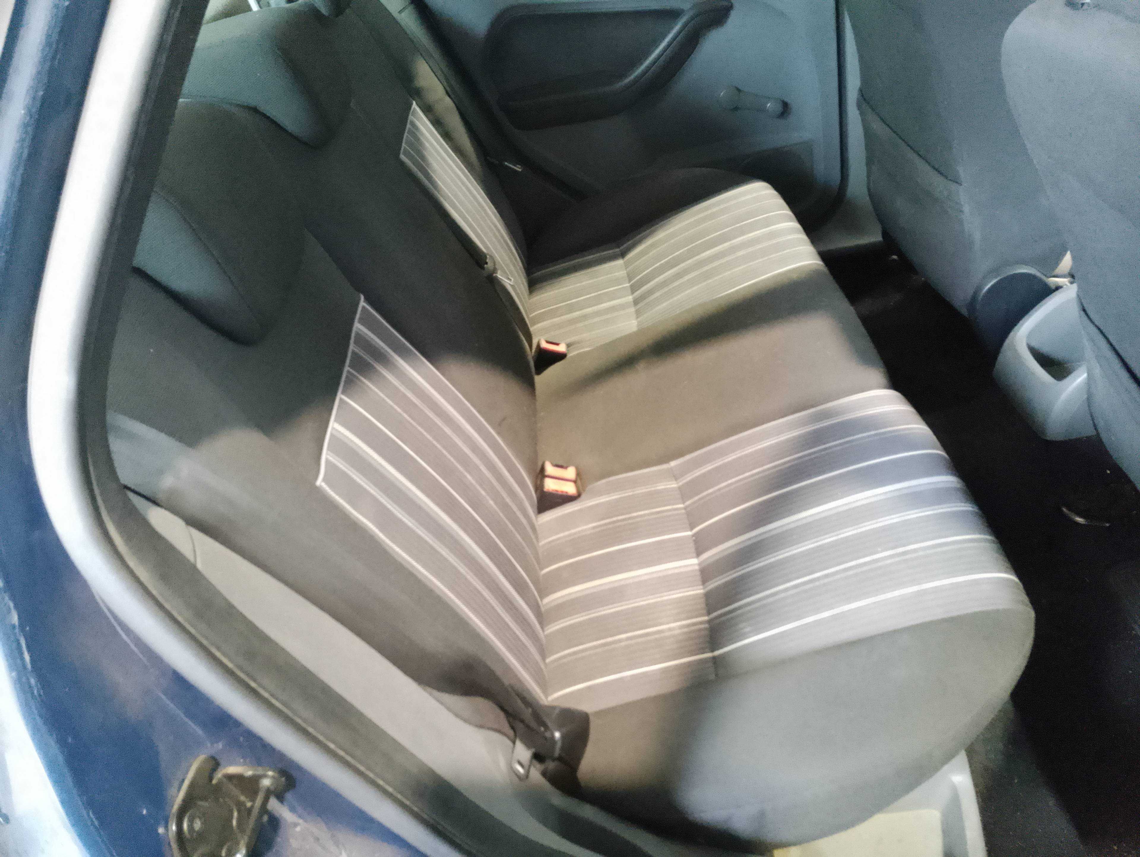 Recambio de asientos traseros para ford focus berlina (cap) ambiente (d) referencia OEM IAM   