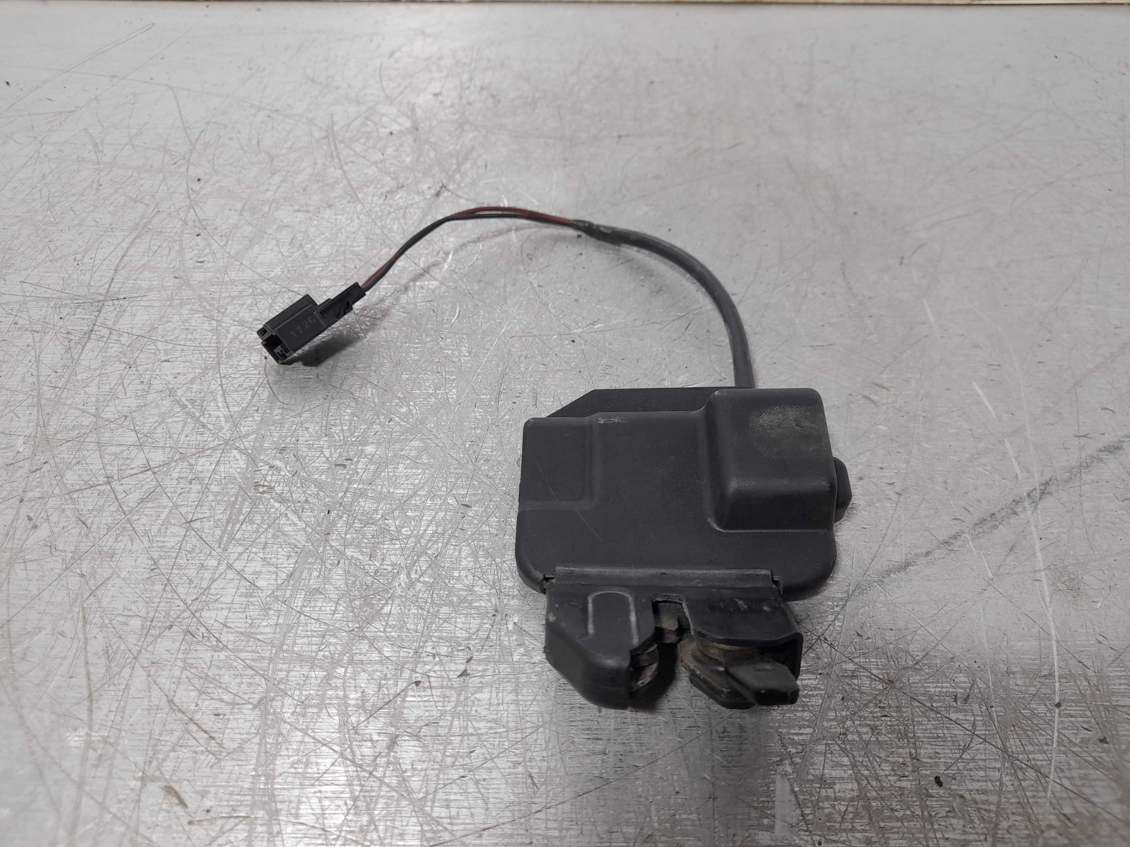 Recambio de cerradura maletero / porton para nissan primera berlina (p12) acenta referencia OEM IAM   