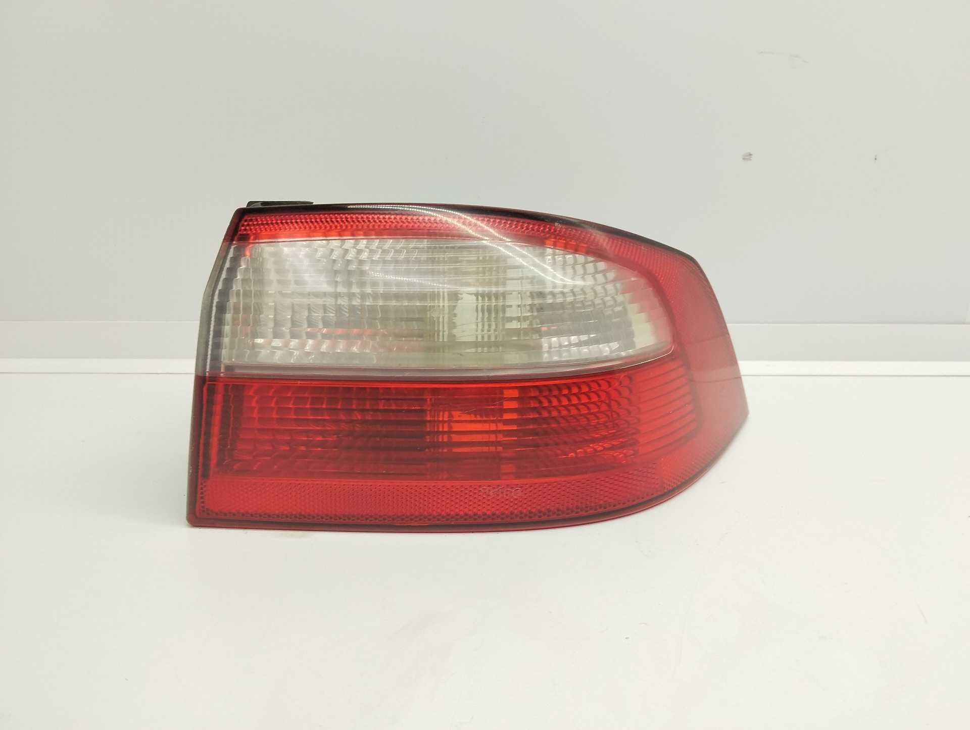 Recambio de piloto delantero derecho para renault laguna ii (bg0) 1.9 dci diesel referencia OEM IAM 8200002474 VALEO 