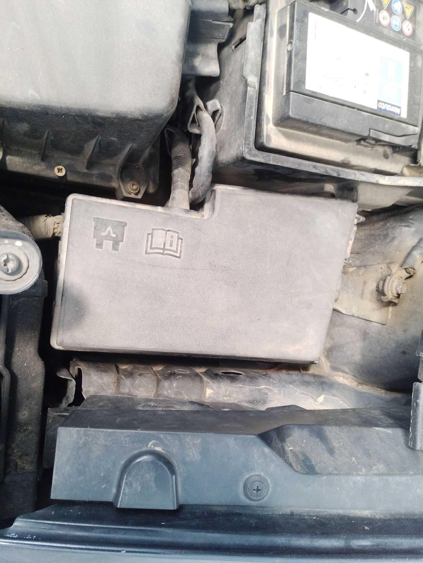 Recambio de caja reles / fusibles para ford focus c-max (dm2) 2.0 tdci referencia OEM IAM   