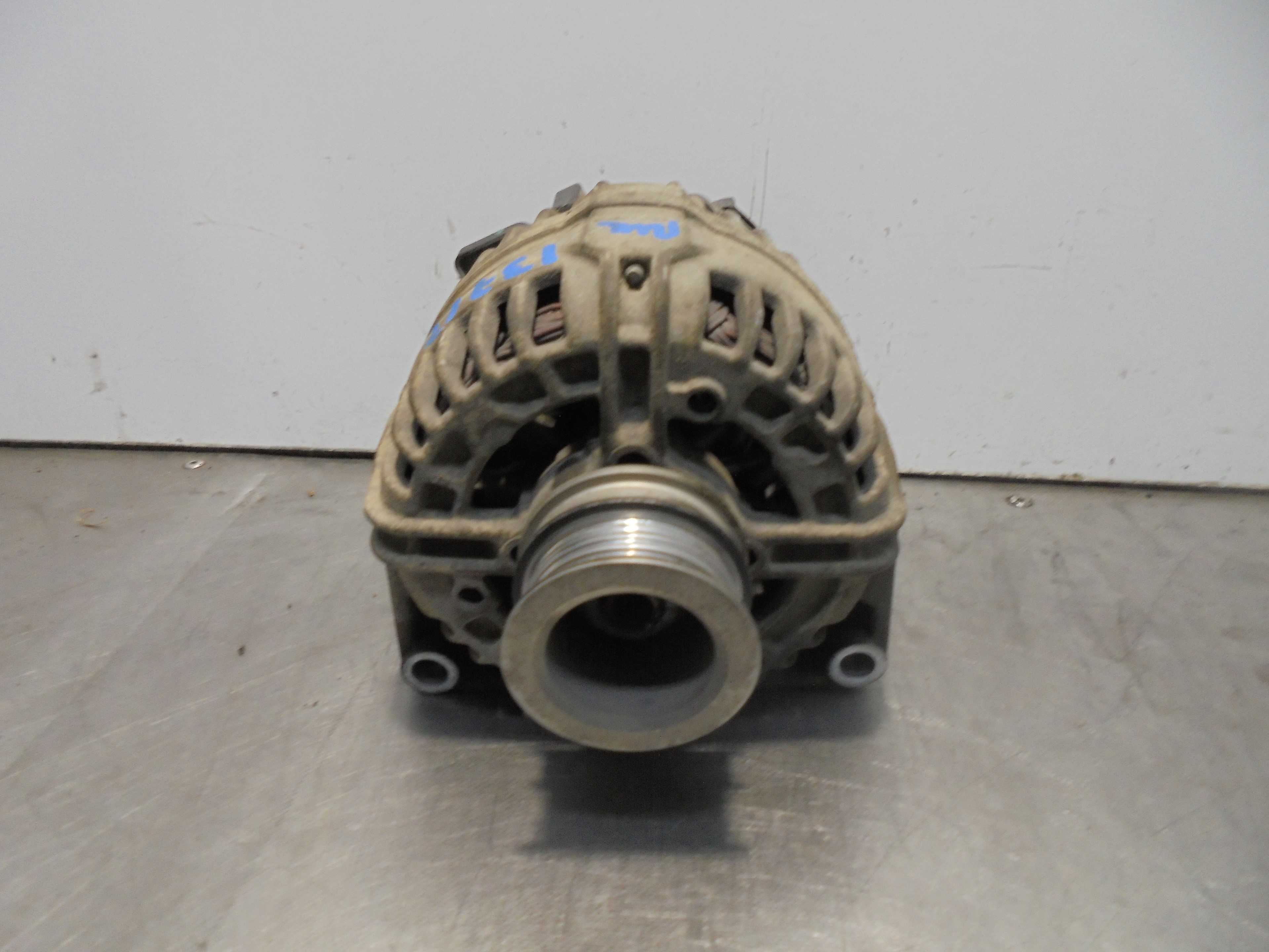 Recambio de alternador para opel astra h ber. cosmo referencia OEM IAM 55556067 BOSCH 