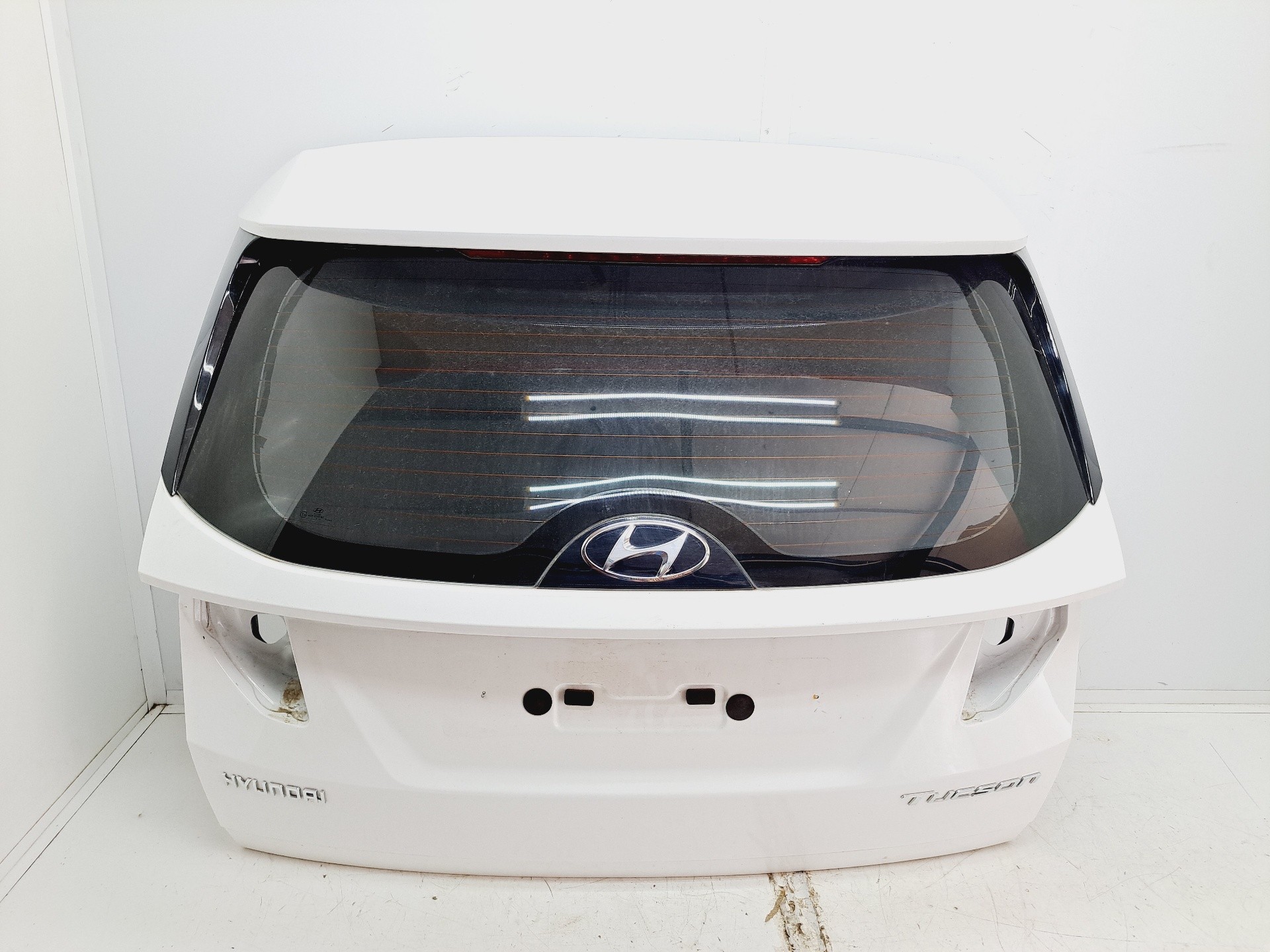 Recambio de porton trasero para hyundai tucson (nx) klass 2wd referencia OEM IAM  72800N7010 