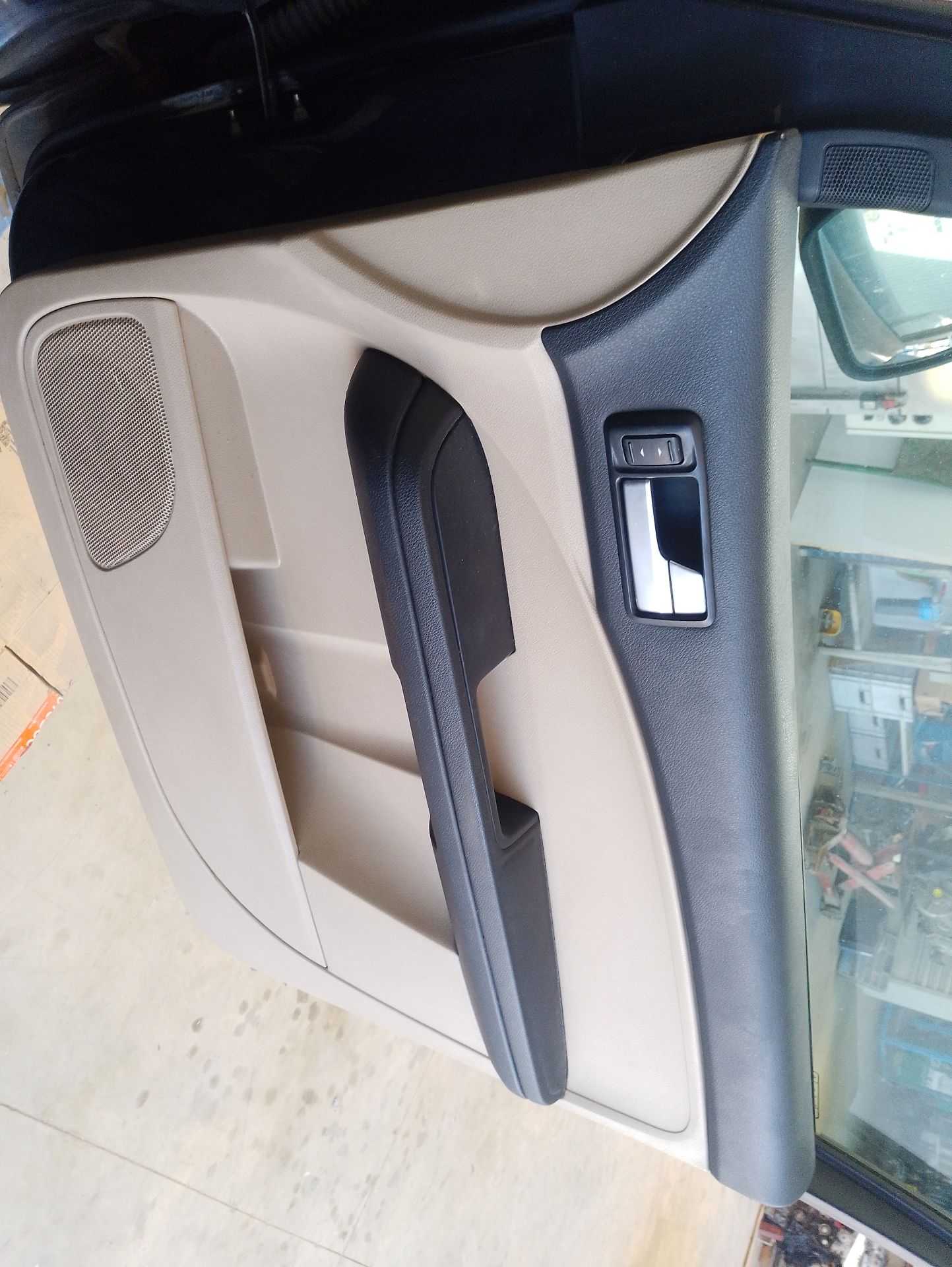 Recambio de guarnecido puerta delantera derecha para ford focus c-max (dm2) 2.0 tdci referencia OEM IAM   