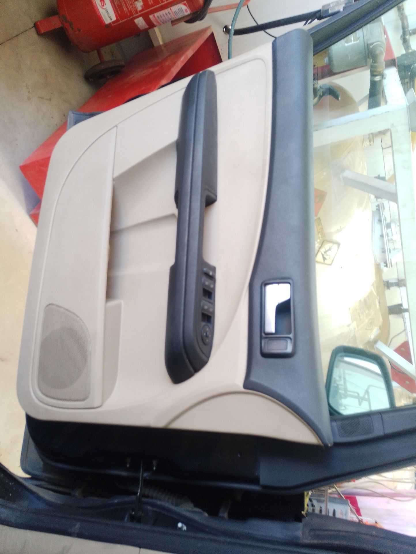 Recambio de guarnecido puerta delantera izquierda para ford focus c-max (dm2) 2.0 tdci referencia OEM IAM   