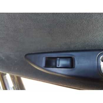 Recambio de mando elevalunas trasero derecho para nissan primera berlina (p12) acenta referencia OEM IAM   