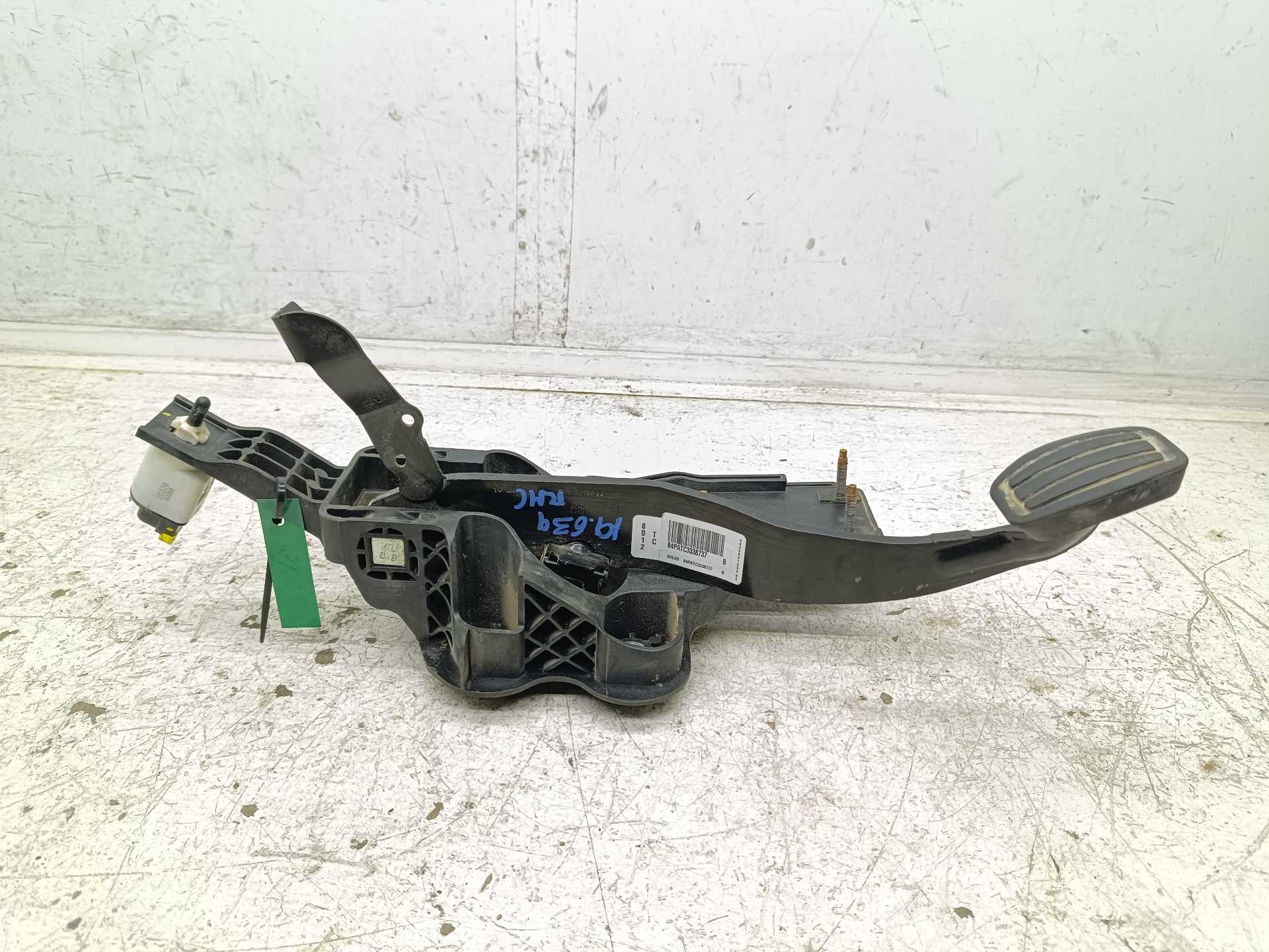 Recambio de pedal freno para opel vivaro furgón l express referencia OEM IAM 9839872080  