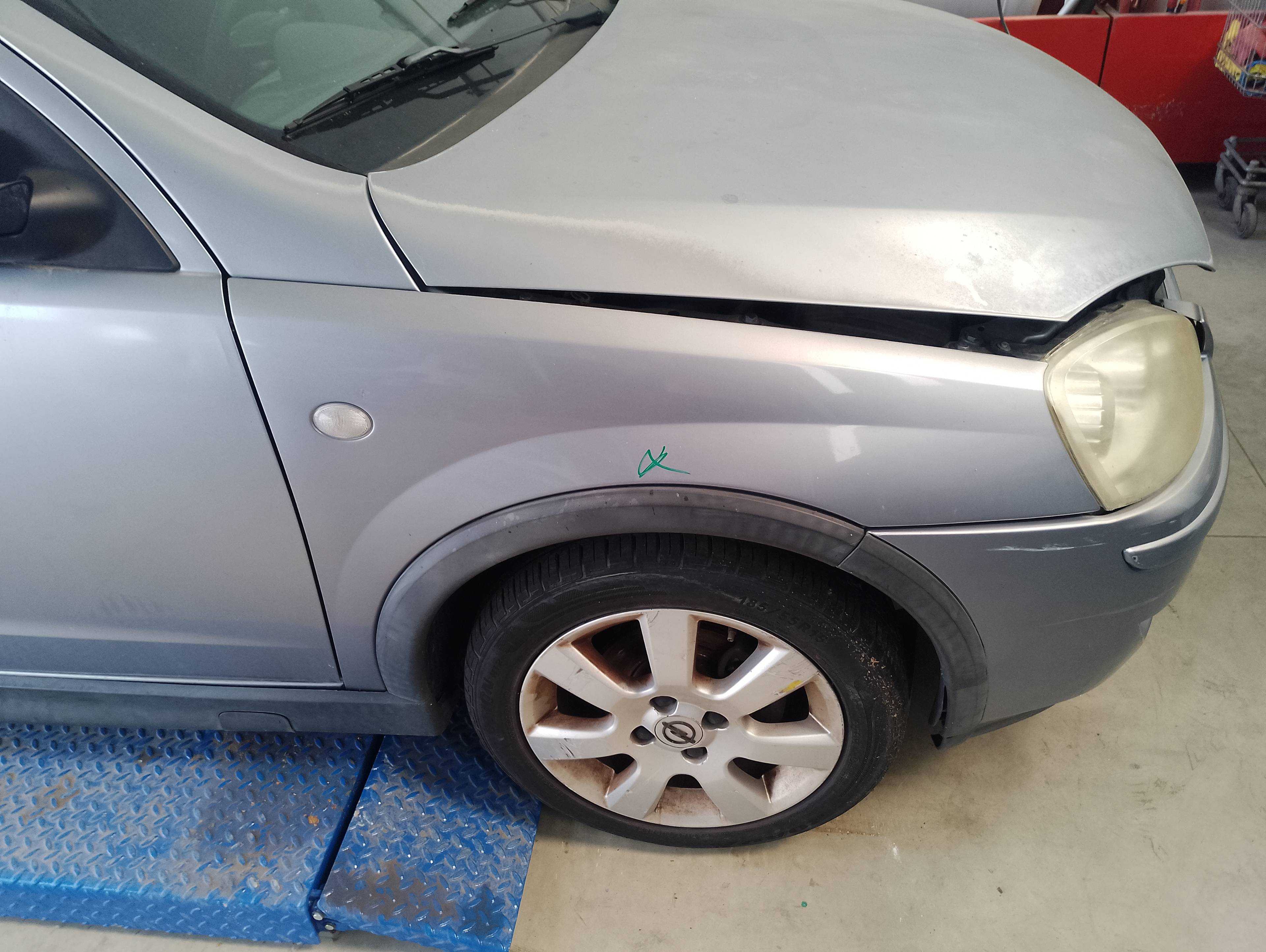 Recambio de aleta delantera derecha para opel corsa c blue line referencia OEM IAM   