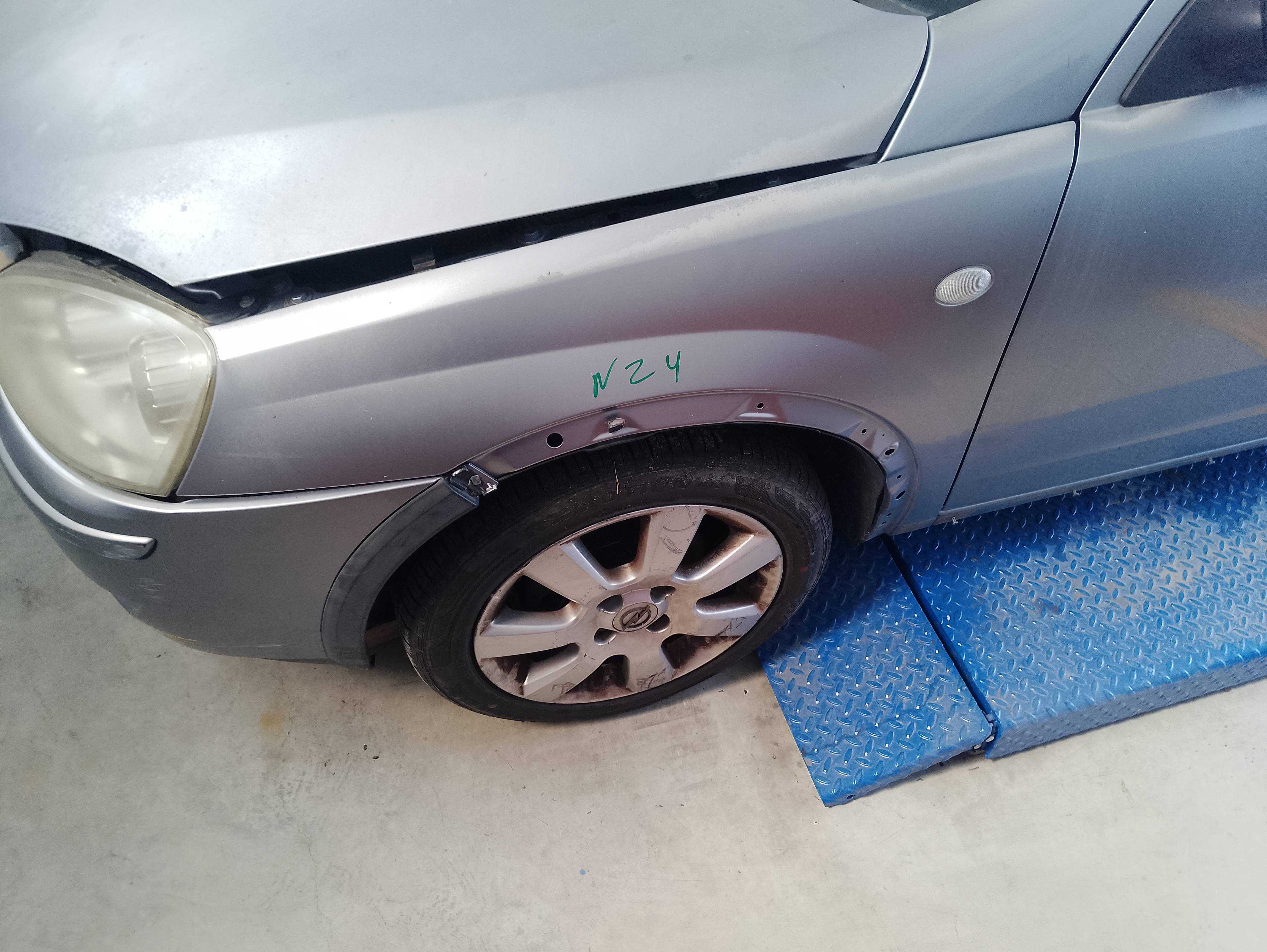 Recambio de aleta delantera izquierda para opel corsa c blue line referencia OEM IAM   