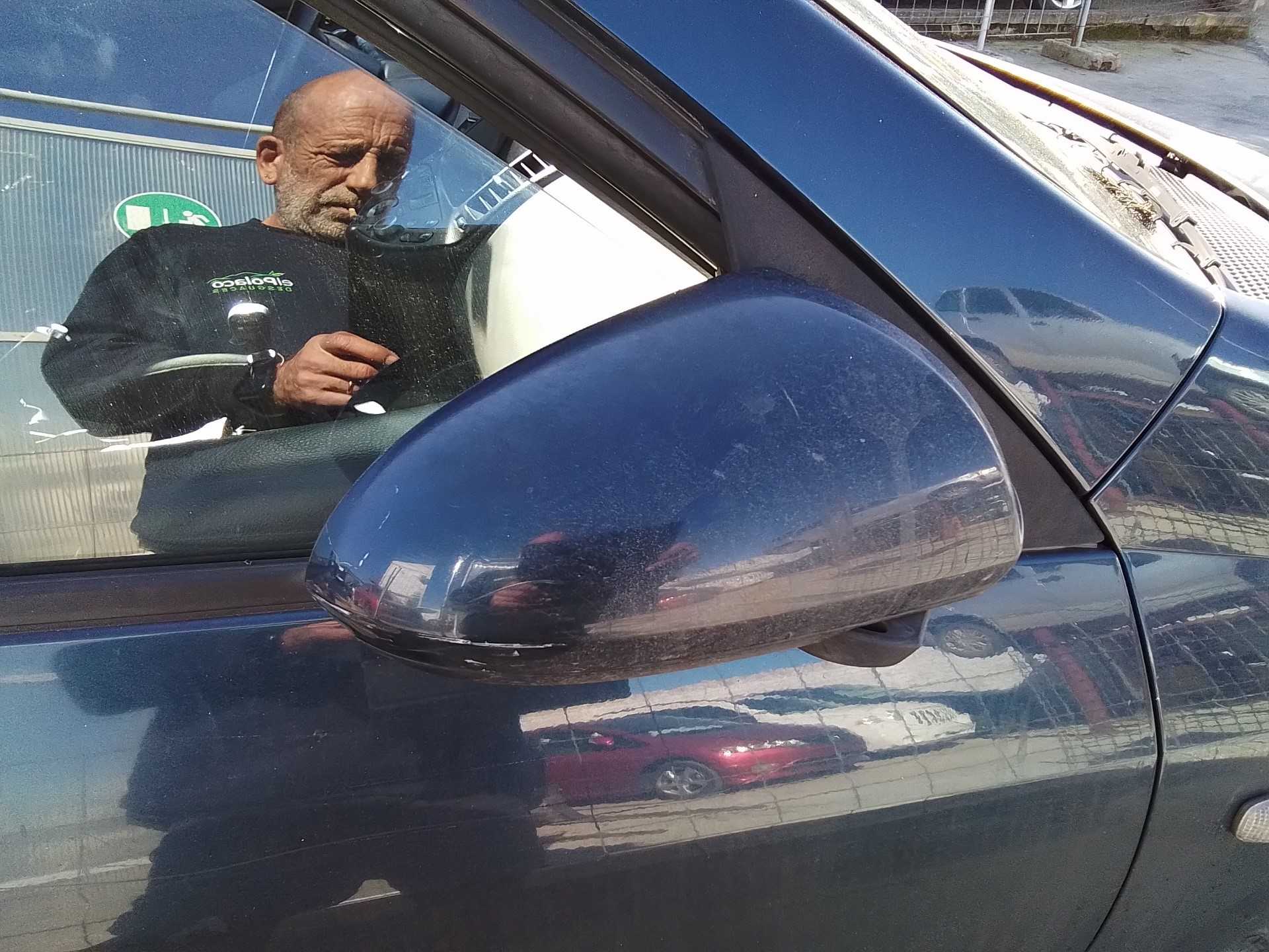 Recambio de retrovisor derecho para nissan primera berlina (p12) acenta referencia OEM IAM   