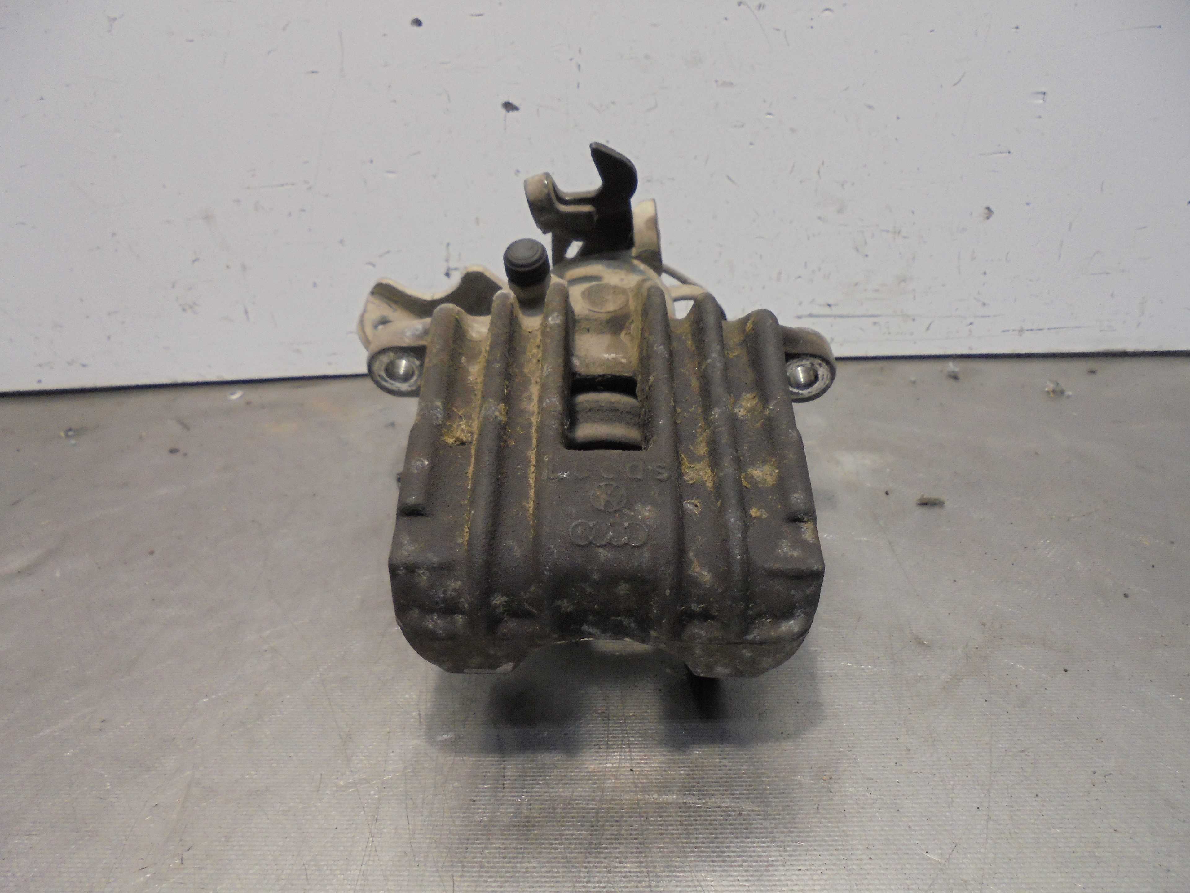 Recambio de pinza de freno trasera izquierda para volkswagen passat berlina (3b3) advance referencia OEM IAM   