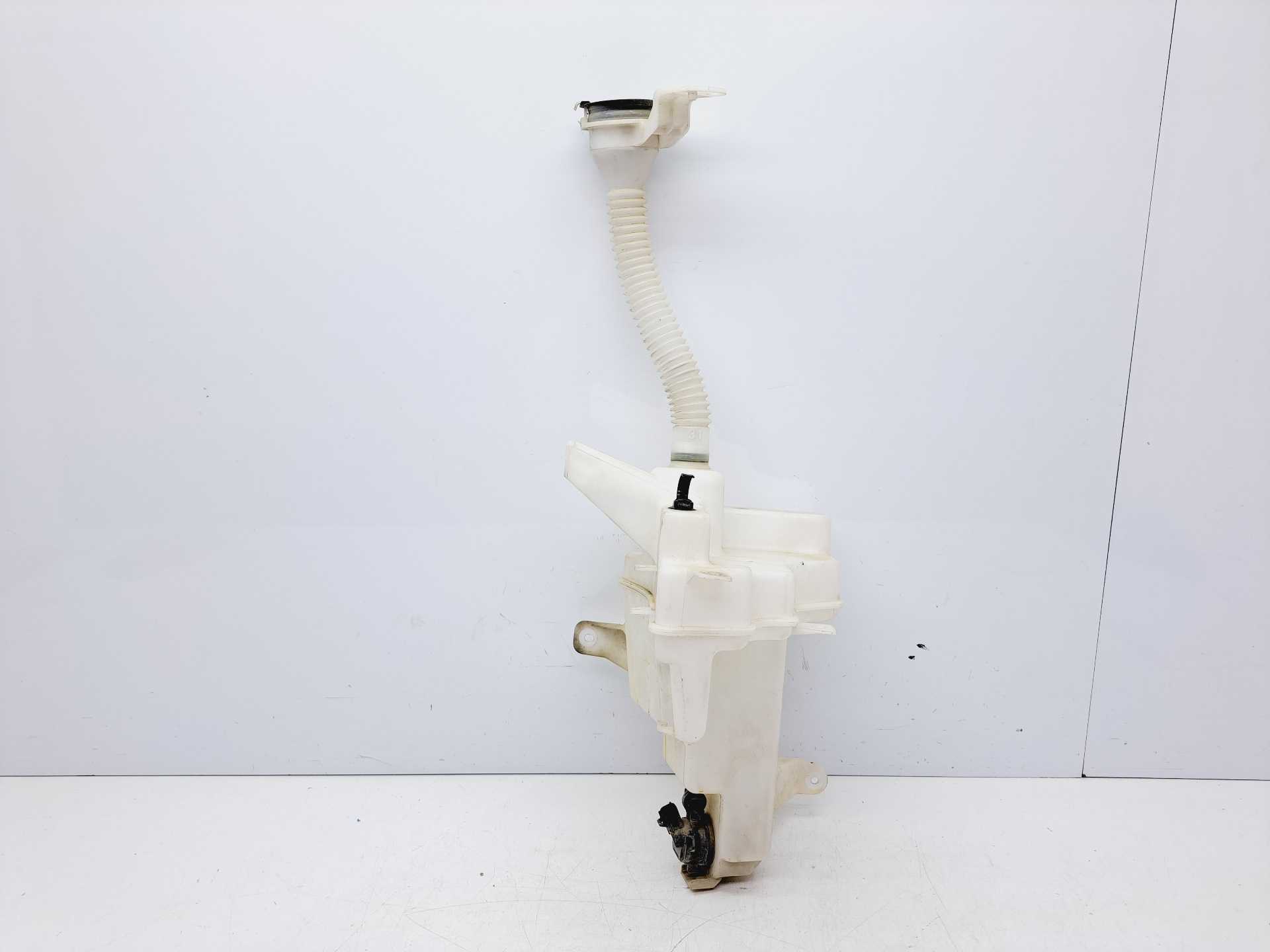 Recambio de deposito limpia para toyota rav 4 advance referencia OEM IAM 060851438 DENSO 